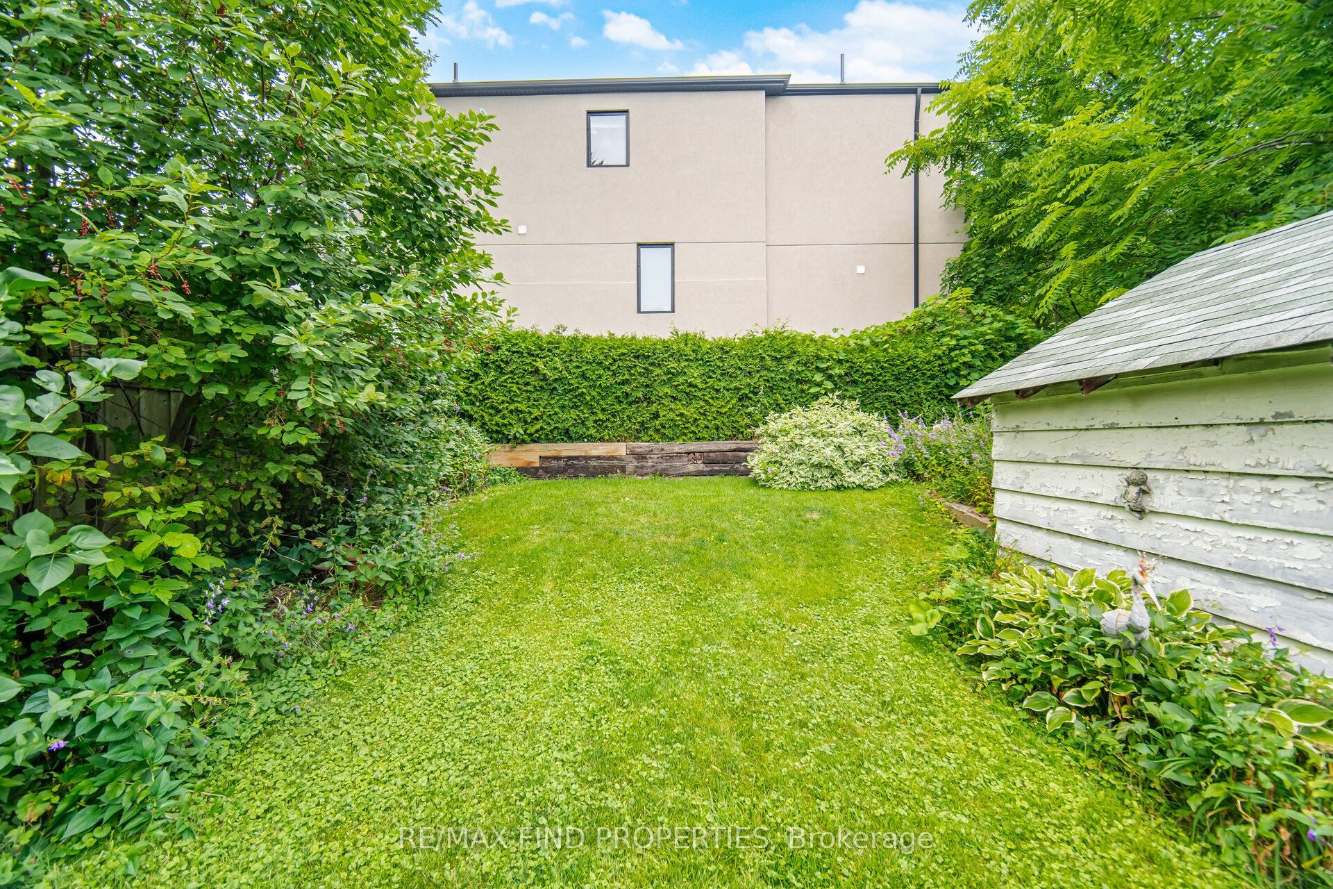 36 Pinegrove Avenue Property Photo 33