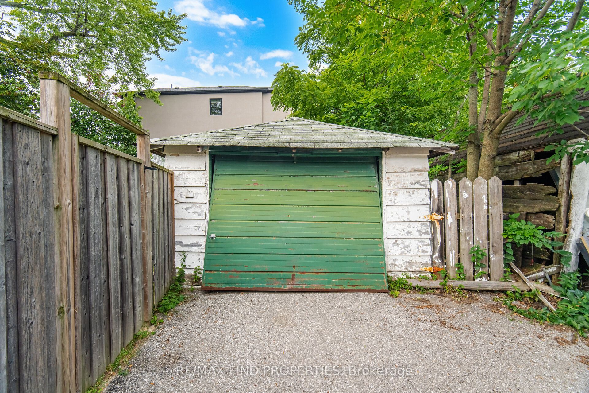 36 Pinegrove Avenue Property Photo 35