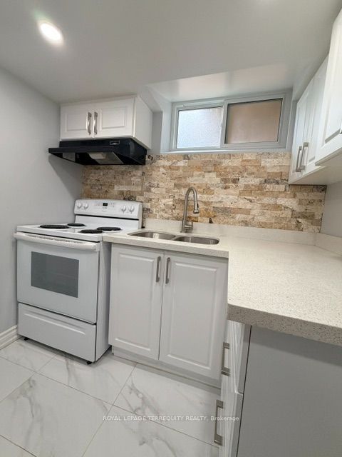 869 Marinet Crescent Bsmt Property Photo 10