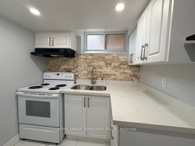 869 Marinet Crescent Bsmt Property Photo 11