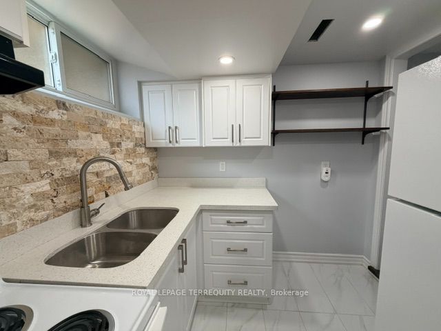 869 Marinet Crescent Bsmt Property Photo 13