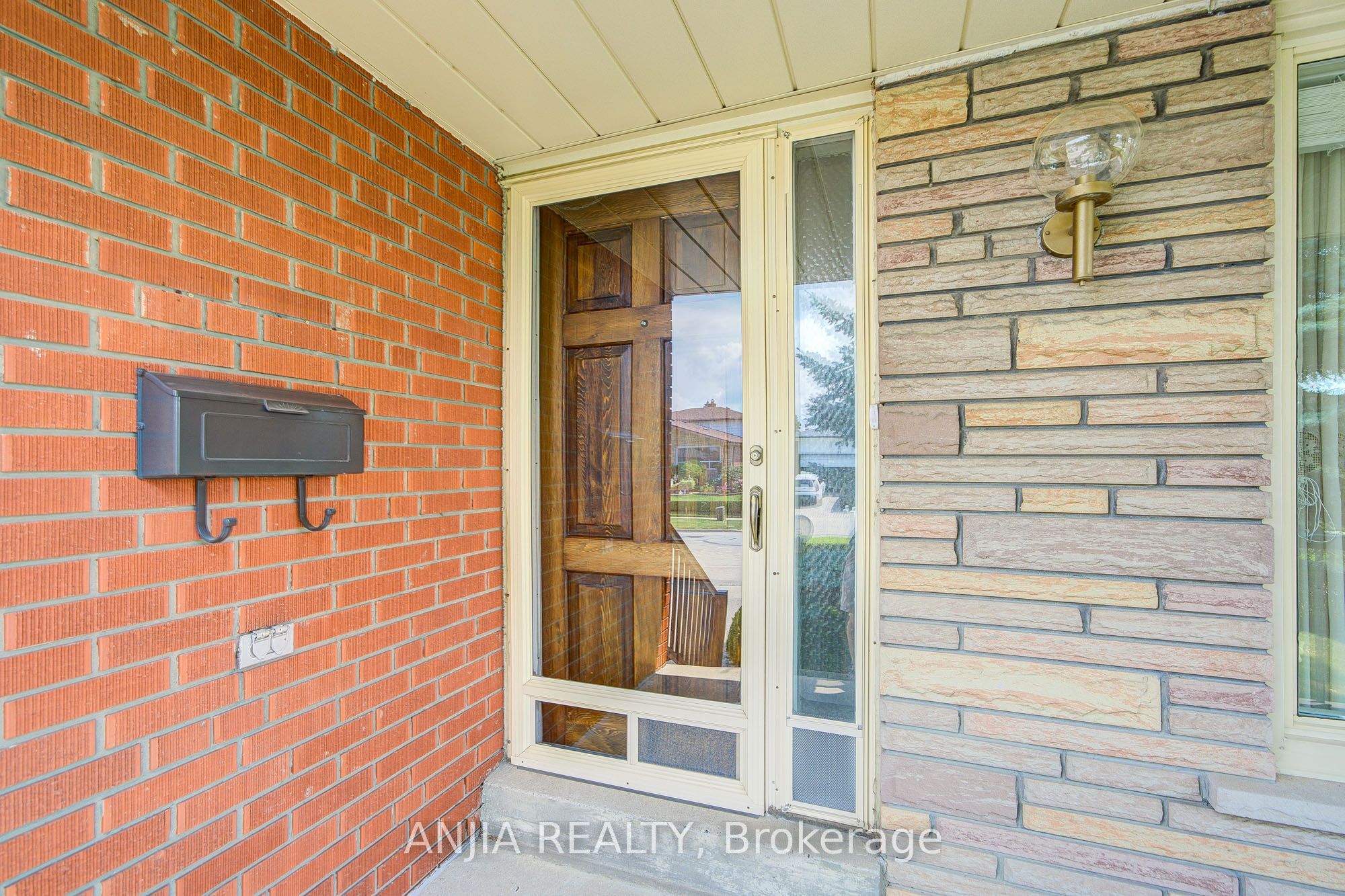 5 Brantford Drive Property Photo 6