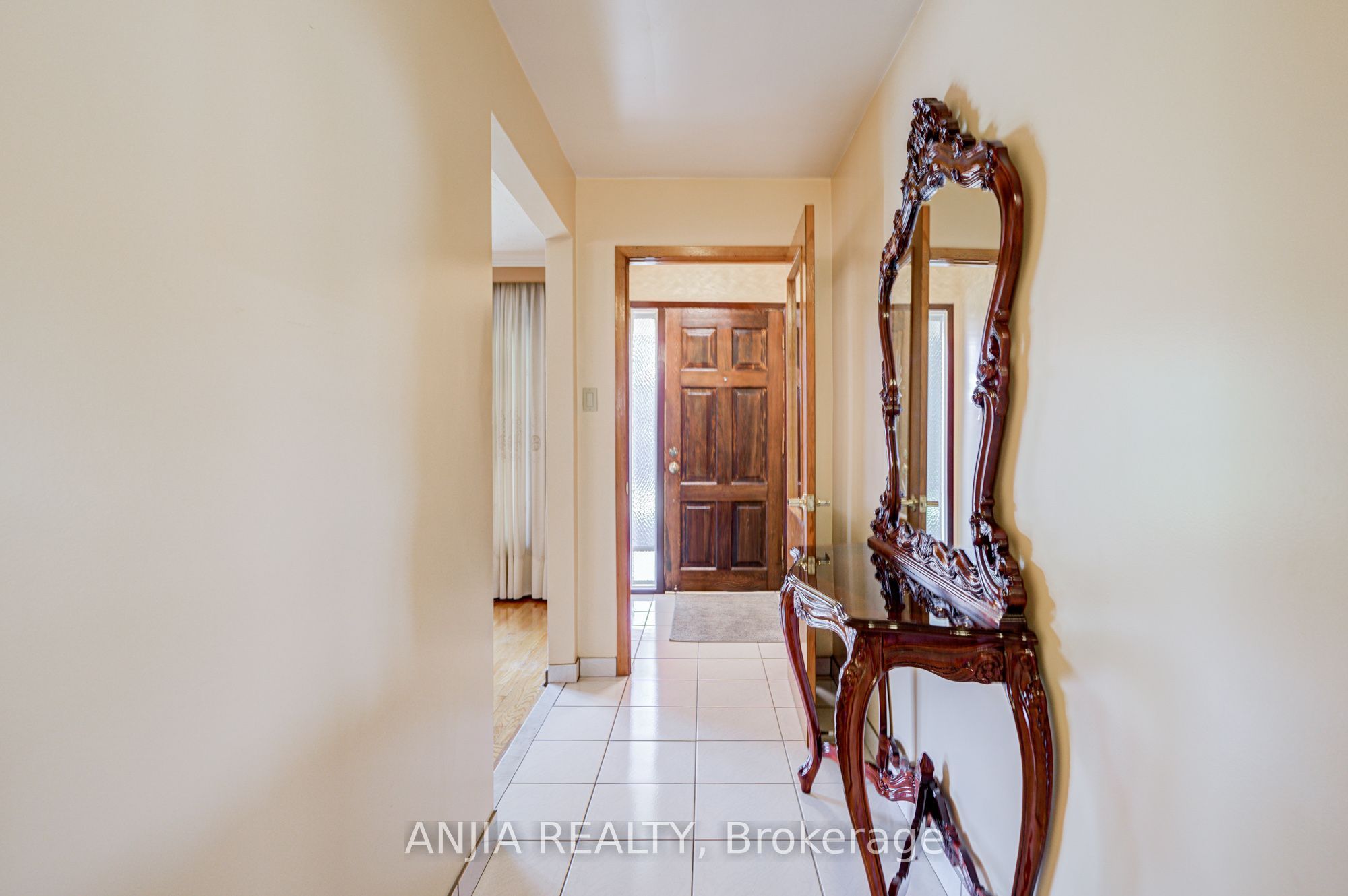 5 Brantford Drive Property Photo 9
