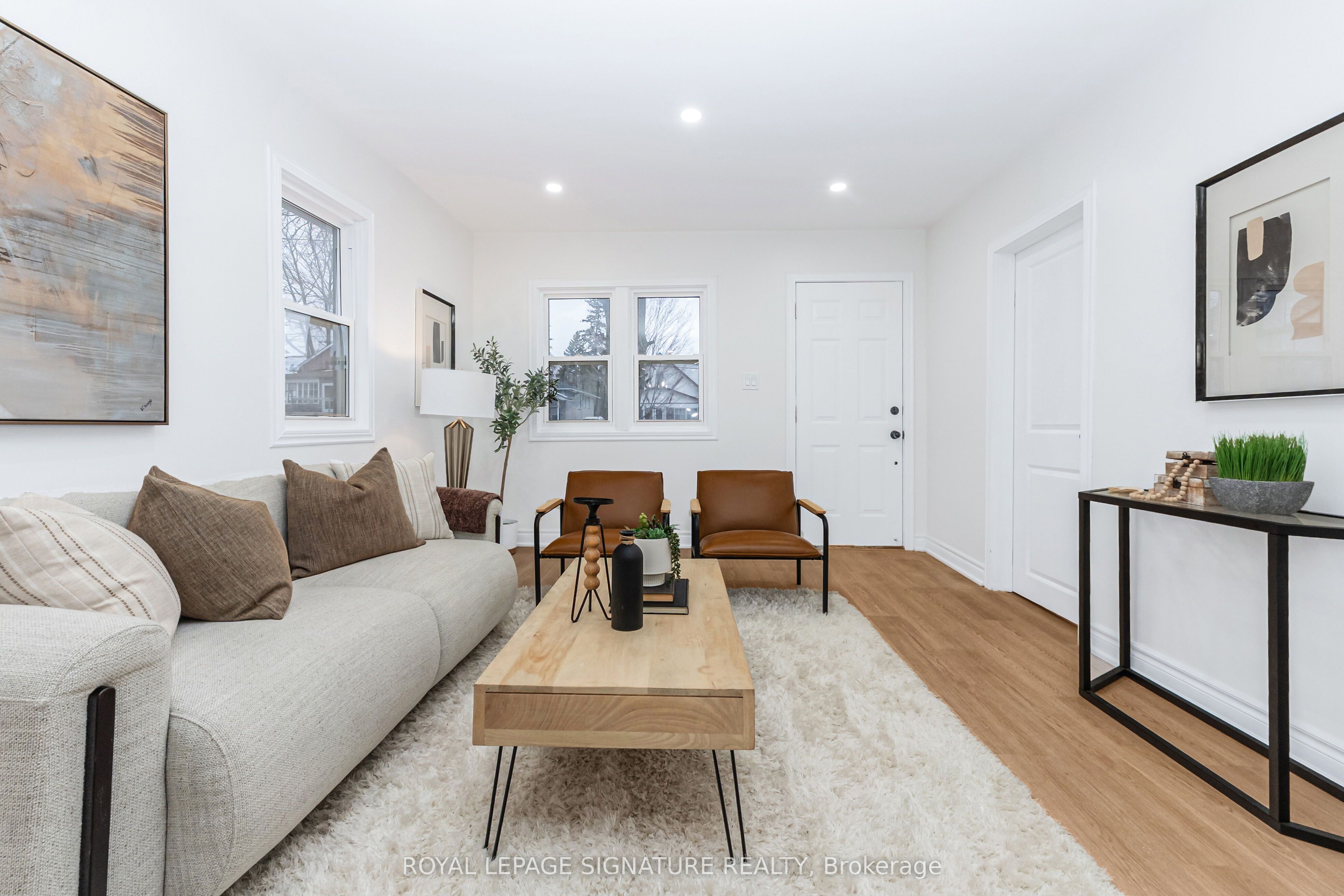 377 Adelaide Avenue W Property Photo 3