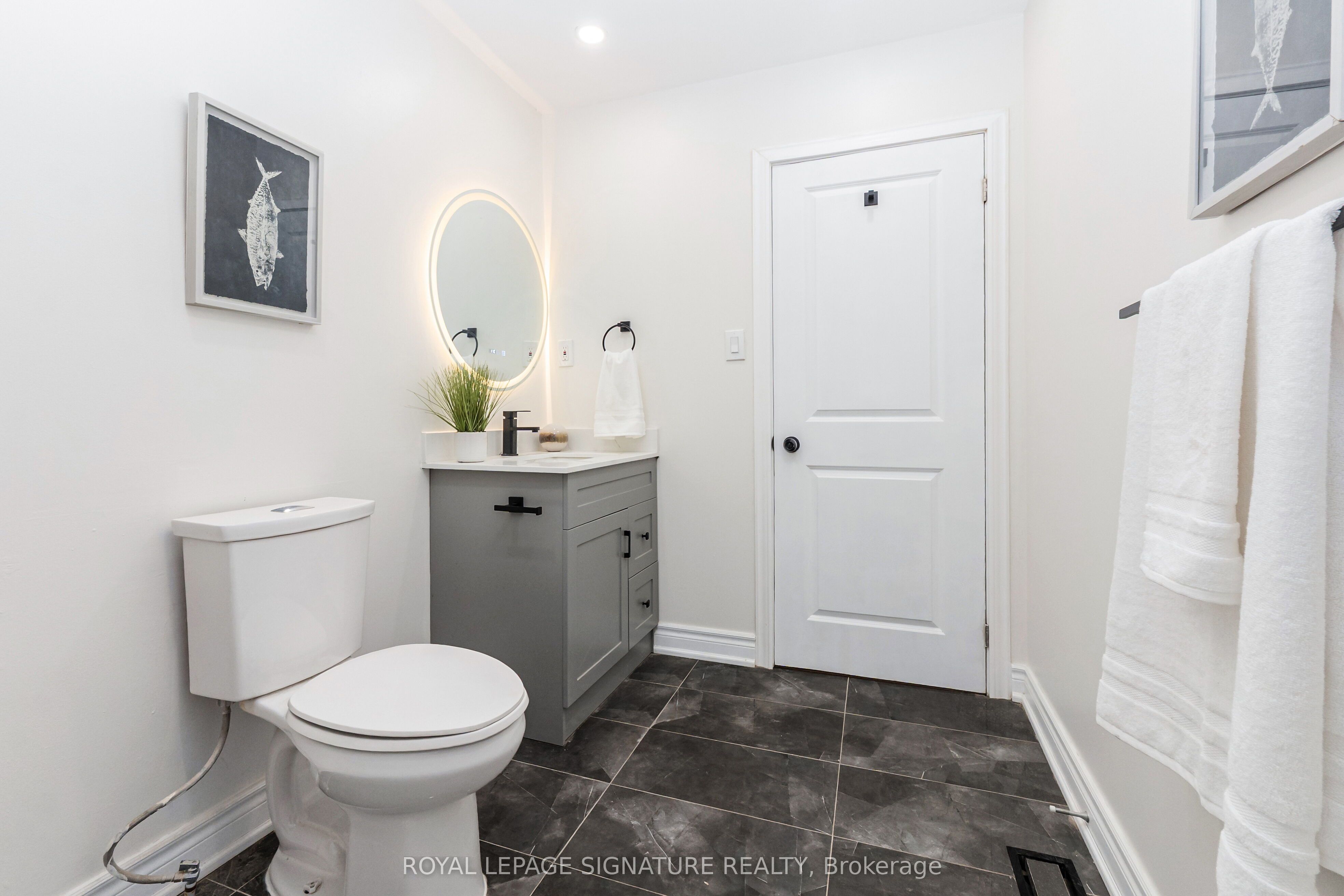 377 Adelaide Avenue W Property Photo 18