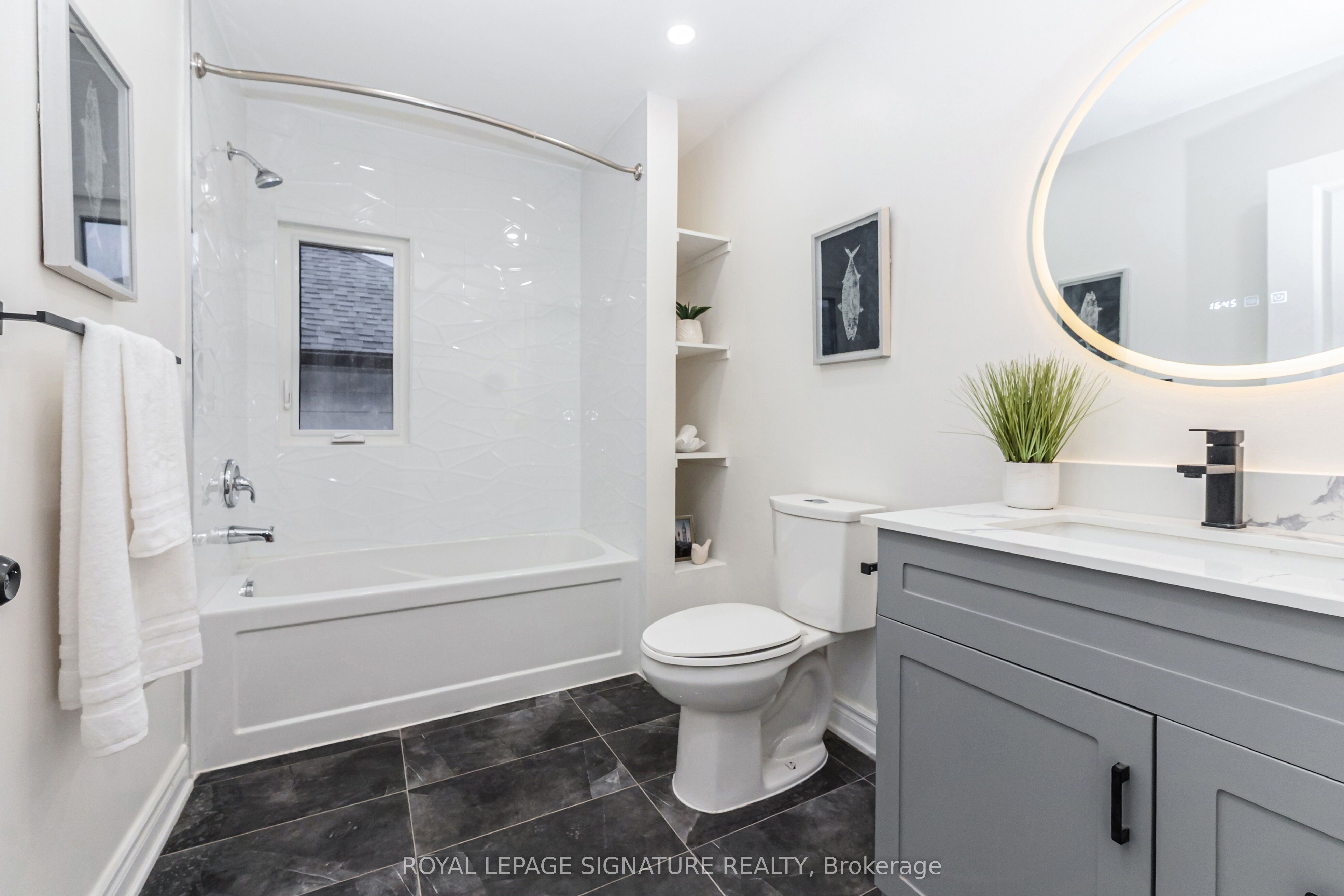 377 Adelaide Avenue W Property Photo 19