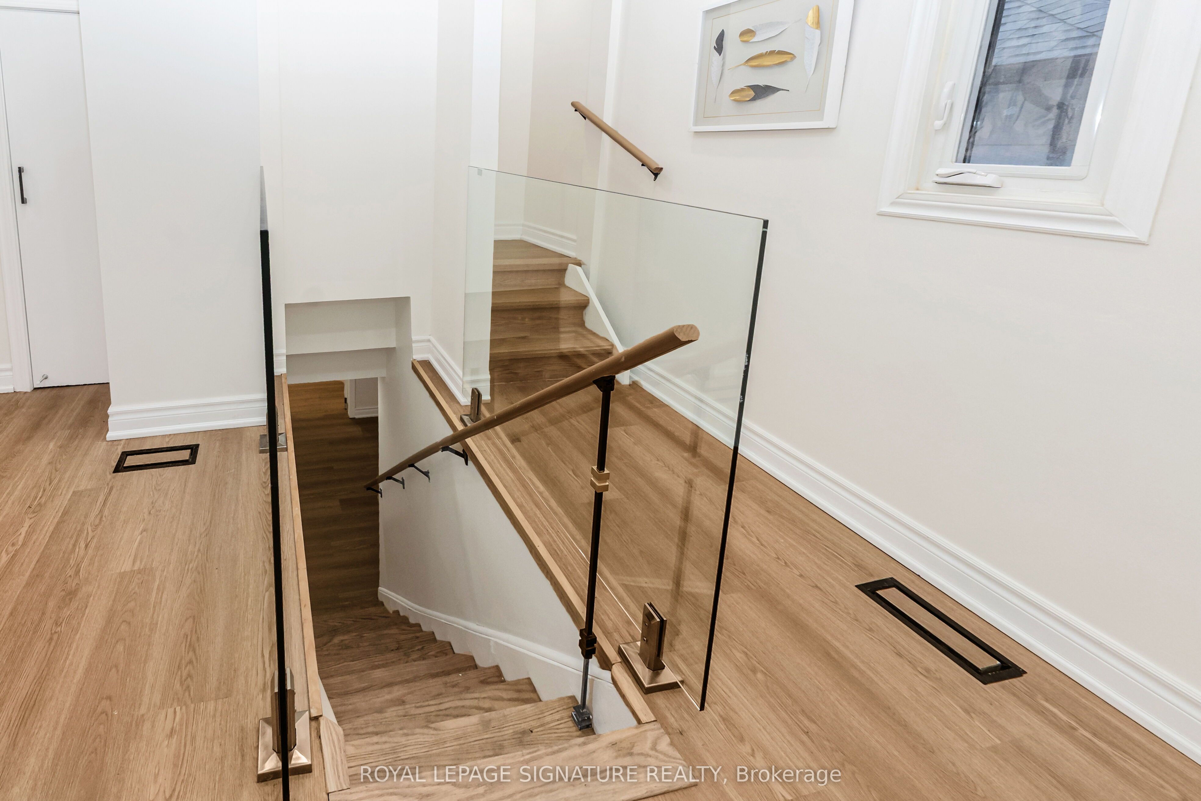 377 Adelaide Avenue W Property Photo 21