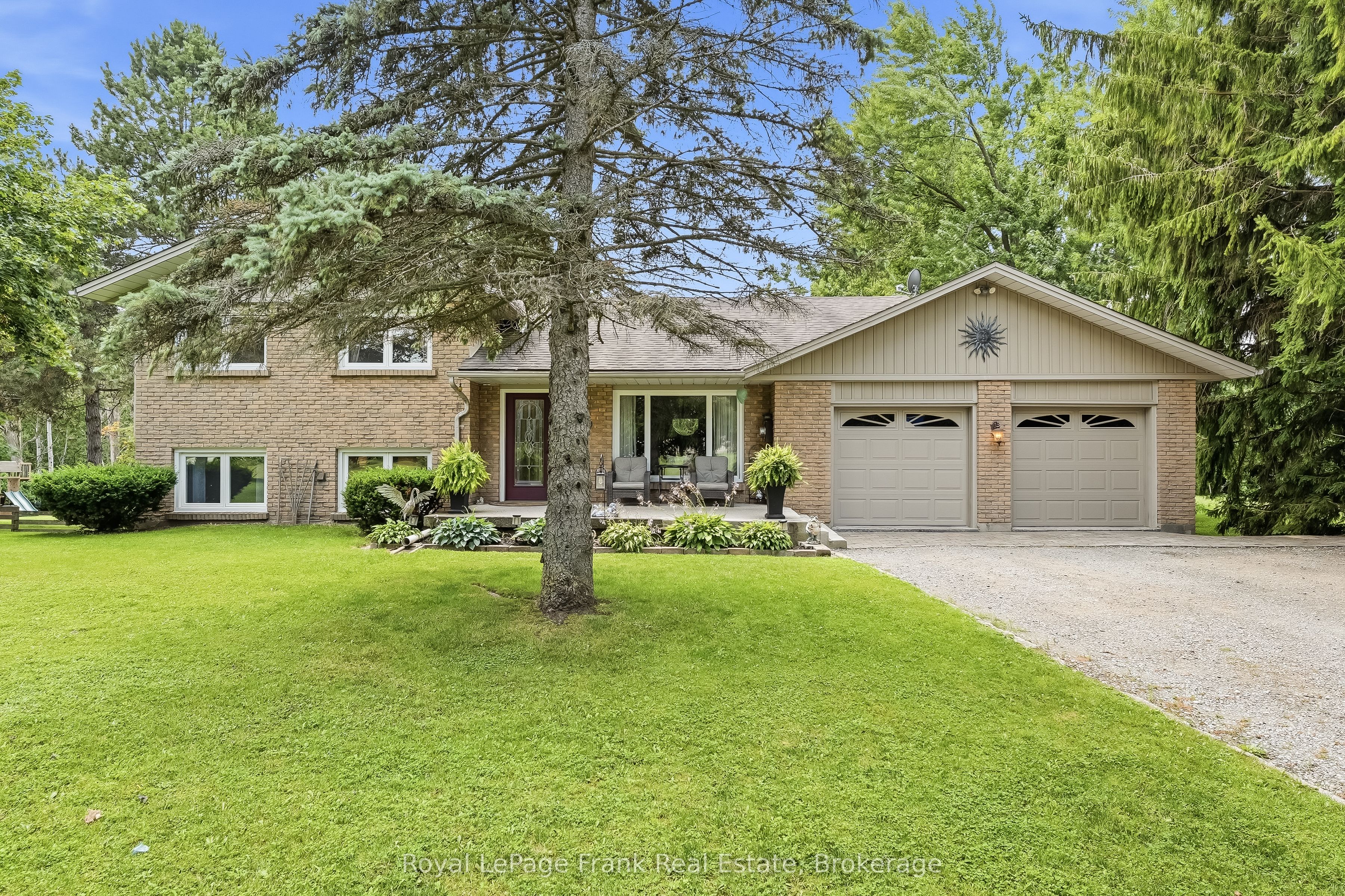 32 Jacobsen Boulevard Property Photo 1
