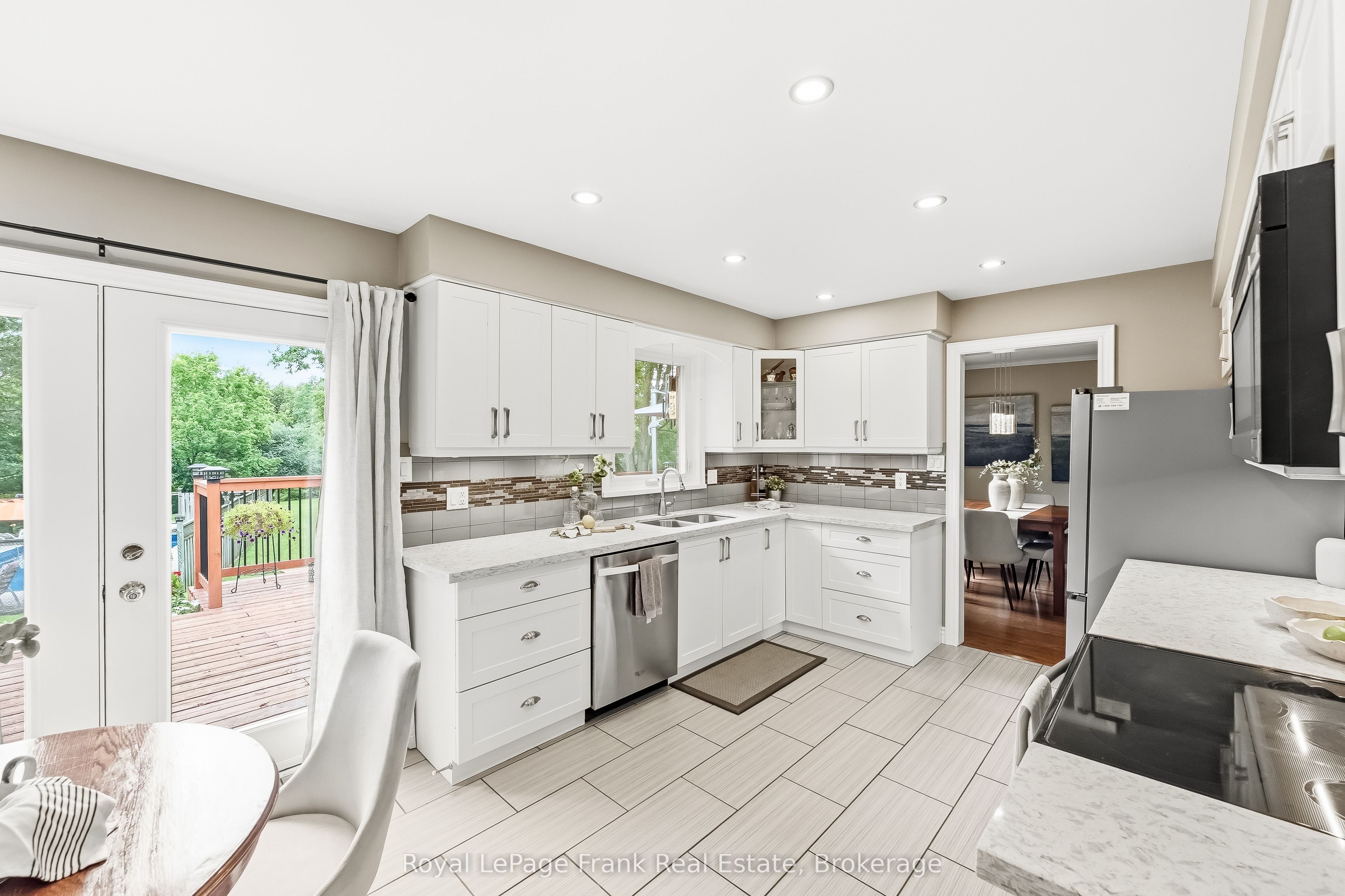 32 Jacobsen Boulevard Property Photo 14