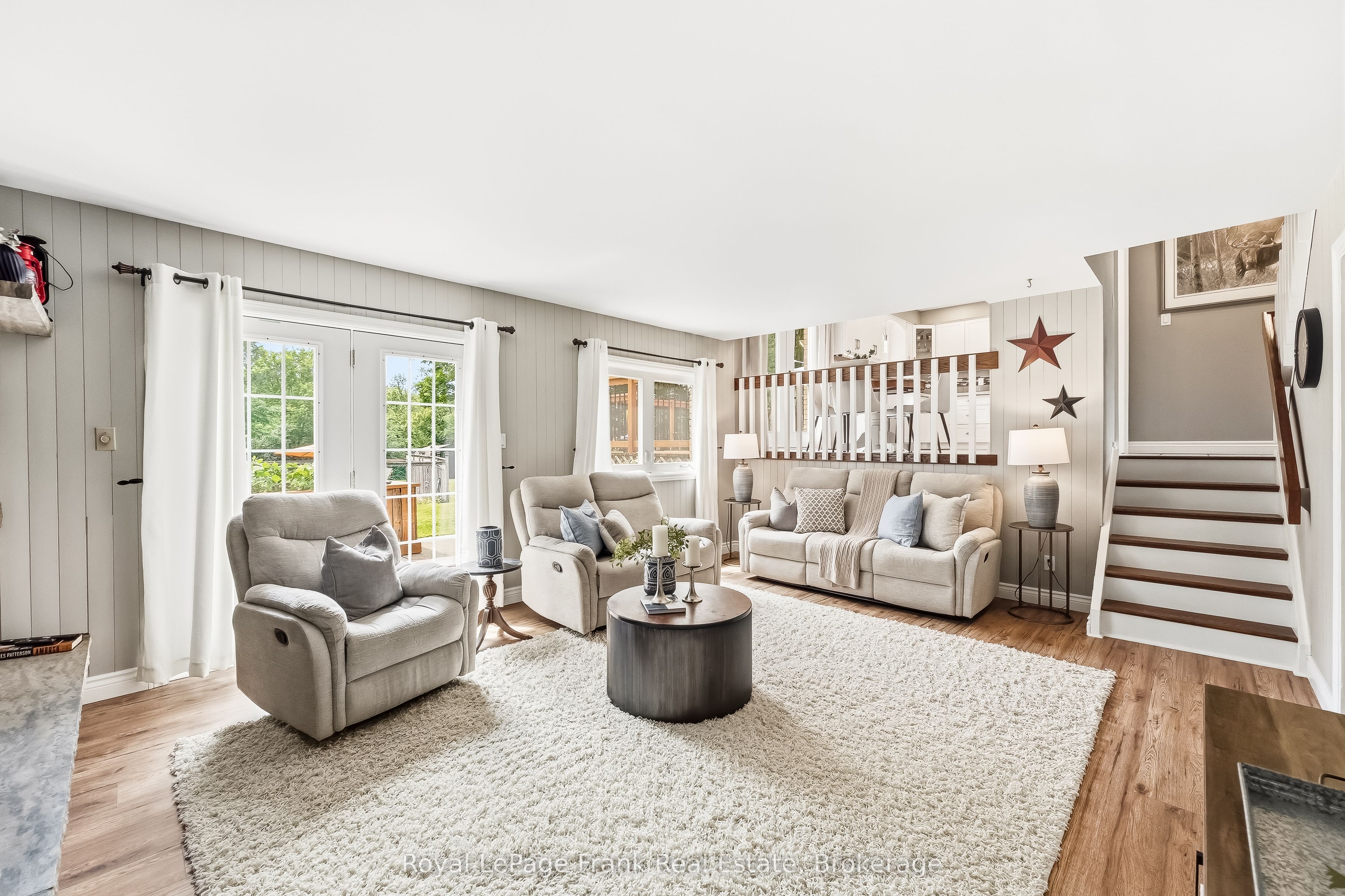 32 Jacobsen Boulevard Property Photo 16