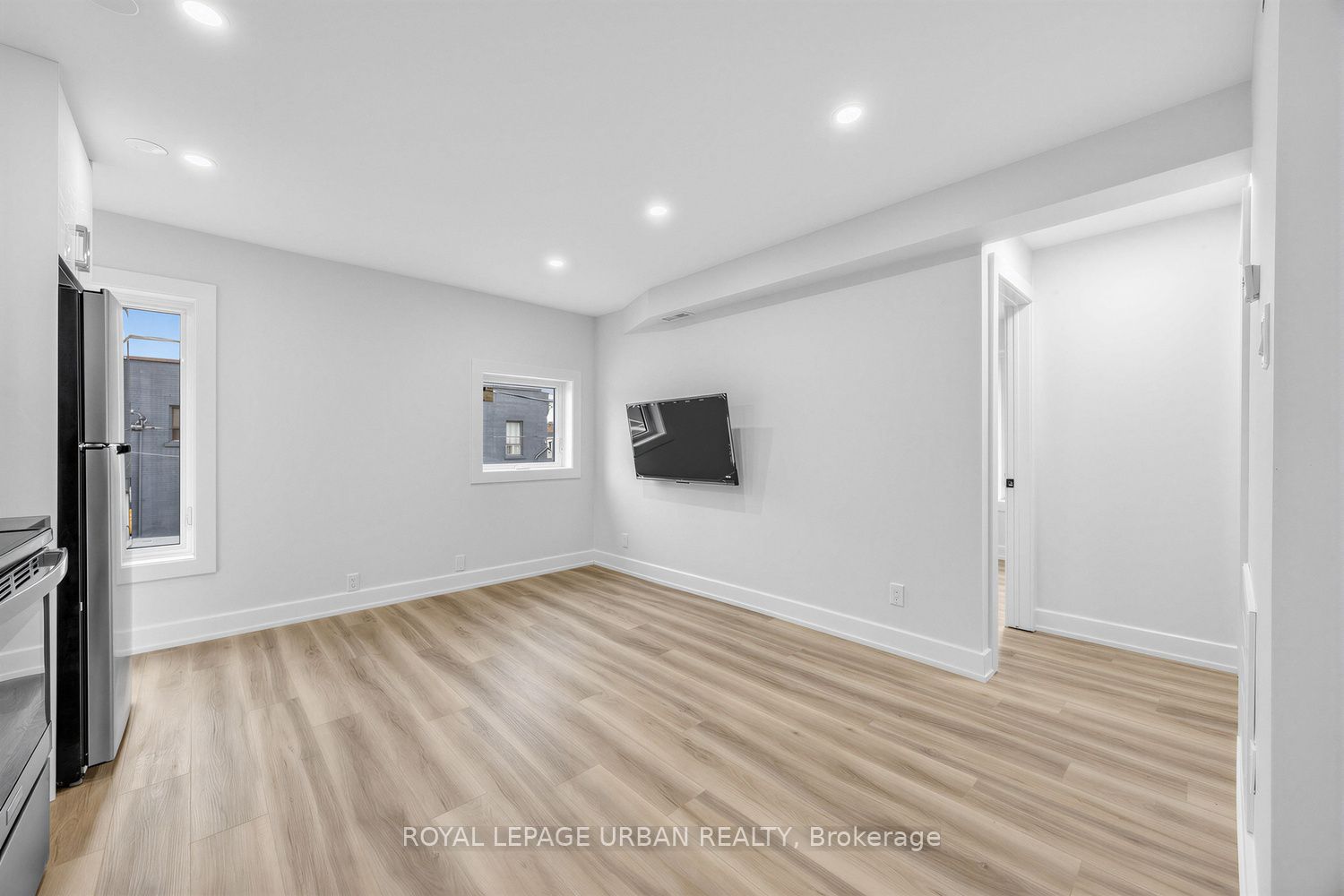 851 Danforth Avenue B Property Photo 3