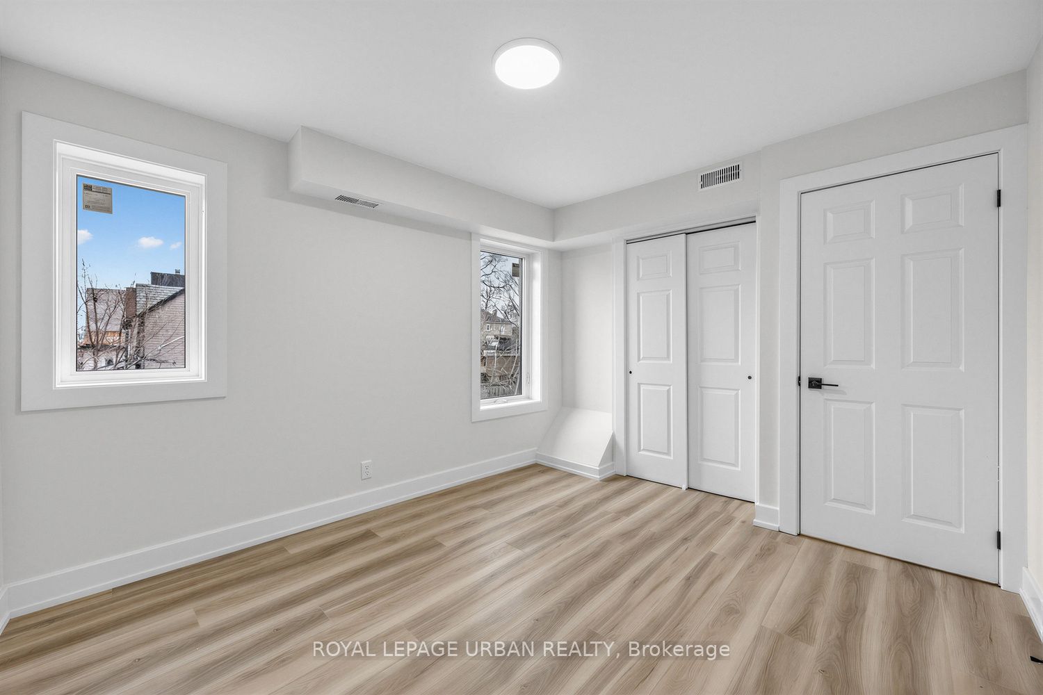 851 Danforth Avenue B Property Photo 6