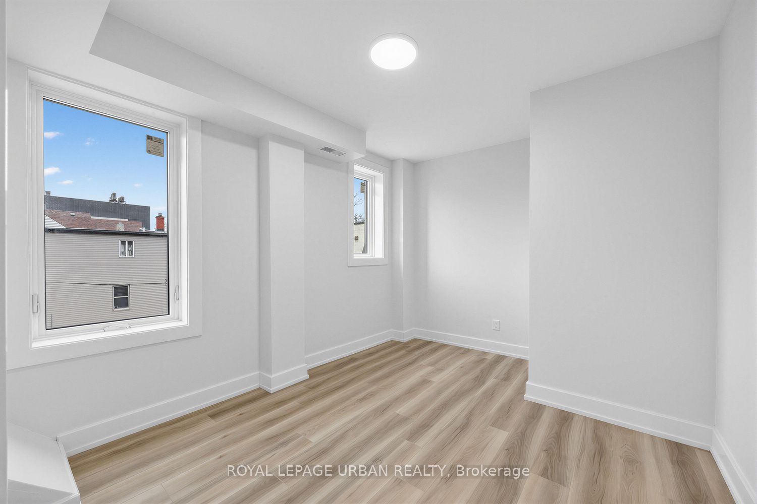 851 Danforth Avenue B Property Photo 8