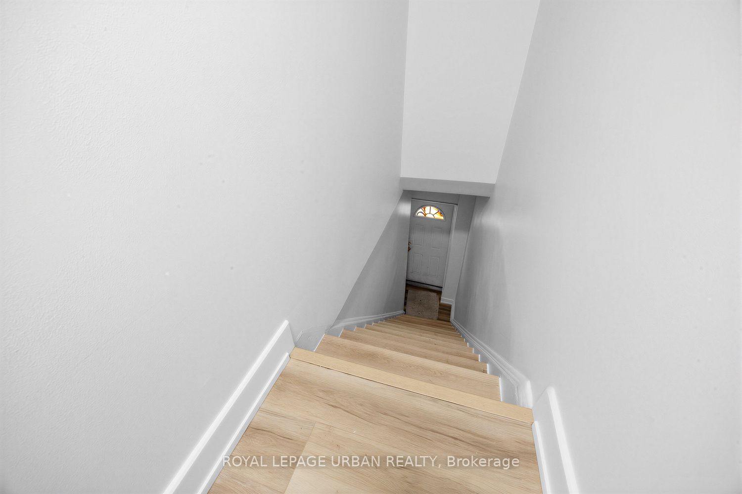 851 Danforth Avenue B Property Photo 11