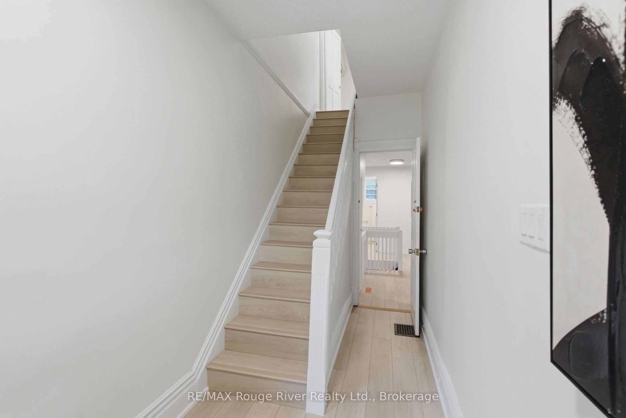 7 Heyworth Crescent Property Photo 3