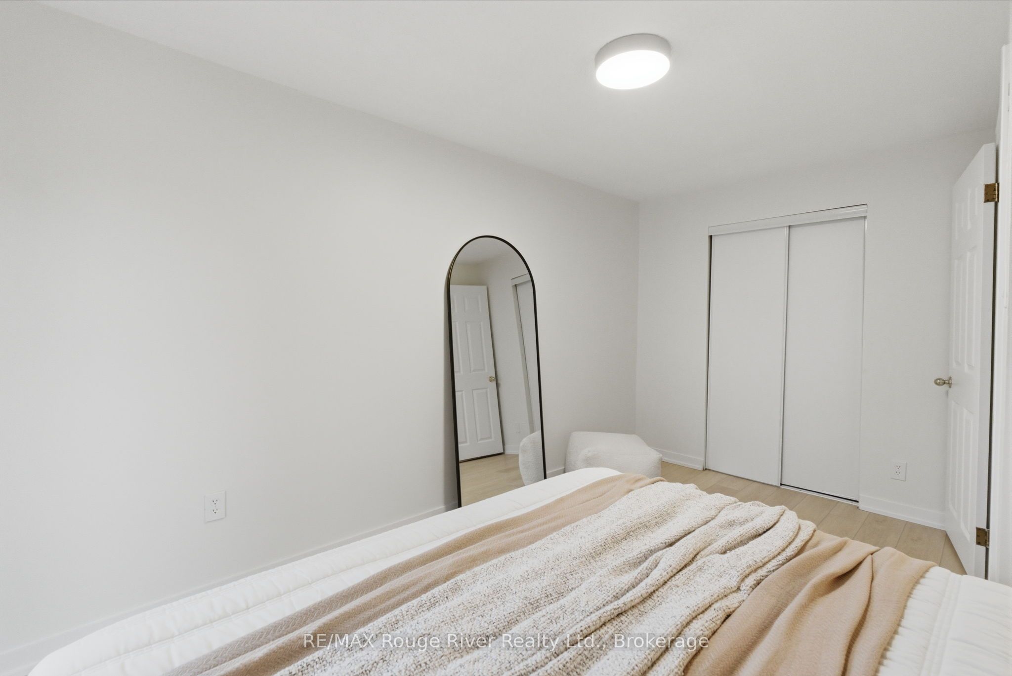 7 Heyworth Crescent Property Photo 11