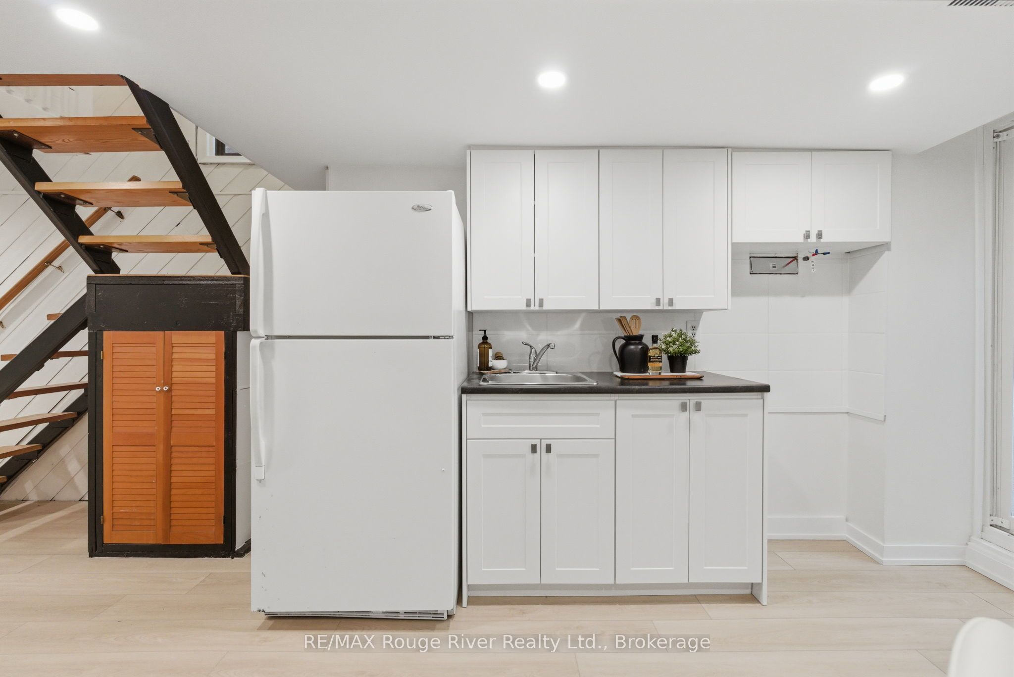 7 Heyworth Crescent Property Photo 21