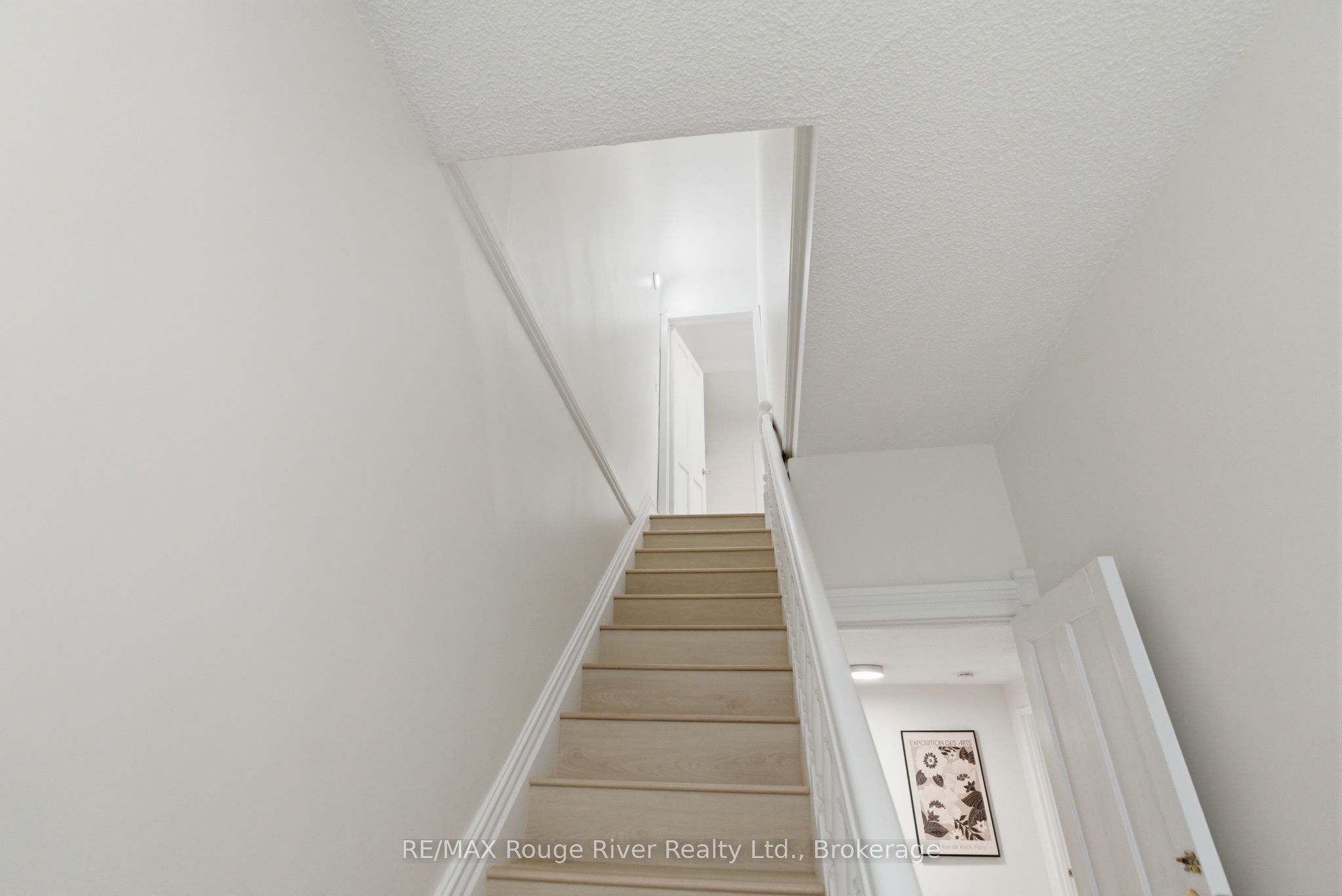 7 Heyworth Crescent Property Photo 23