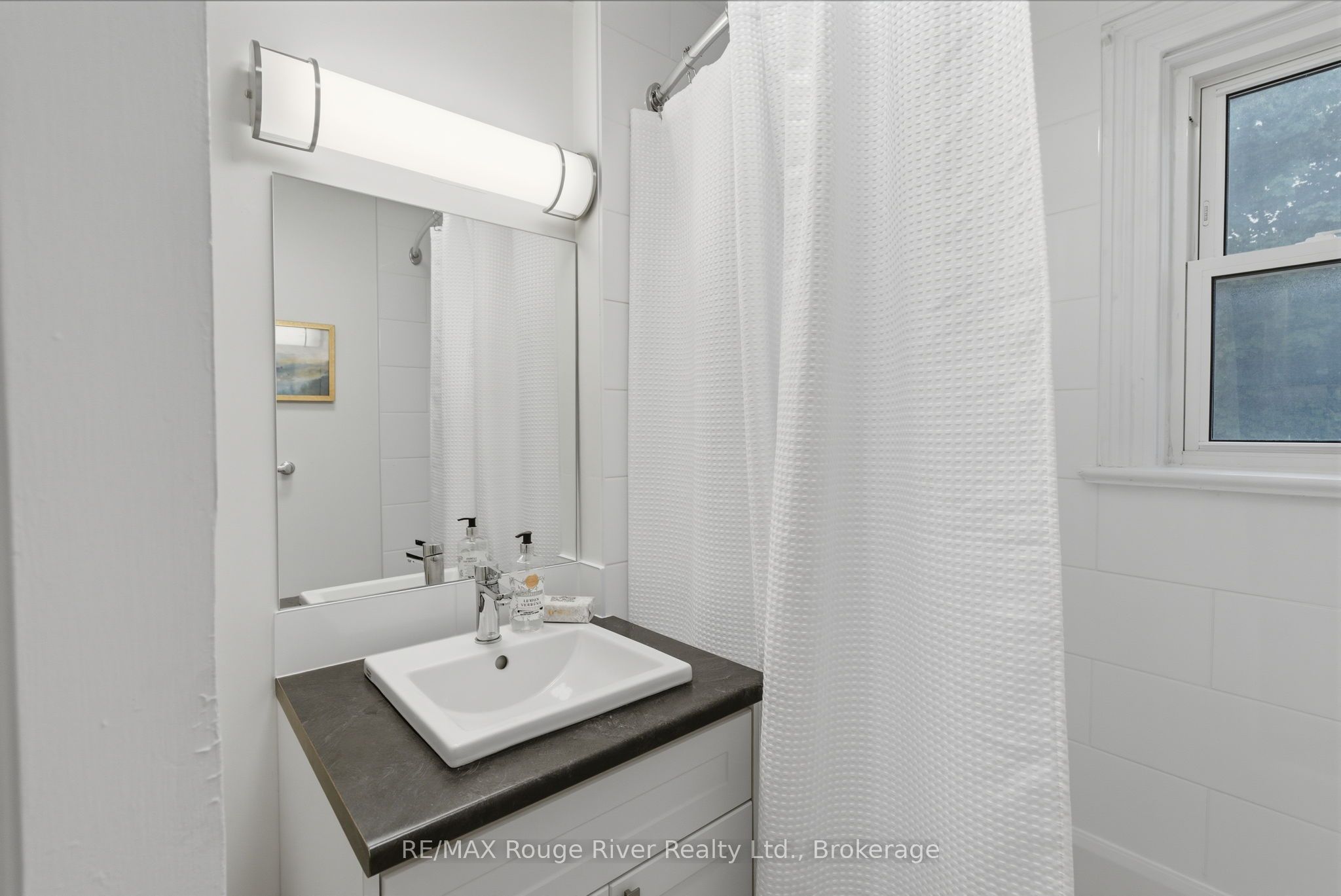 7 Heyworth Crescent Property Photo 27