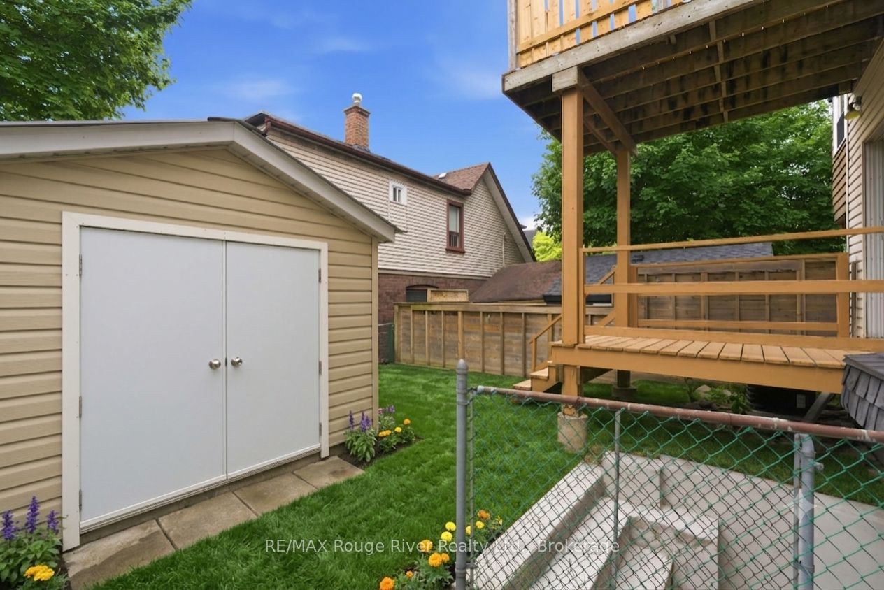 7 Heyworth Crescent Property Photo 33