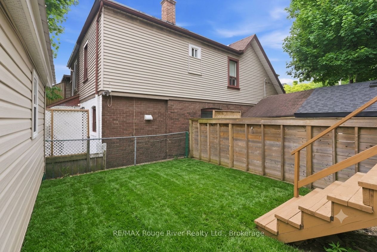 7 Heyworth Crescent Property Photo 39