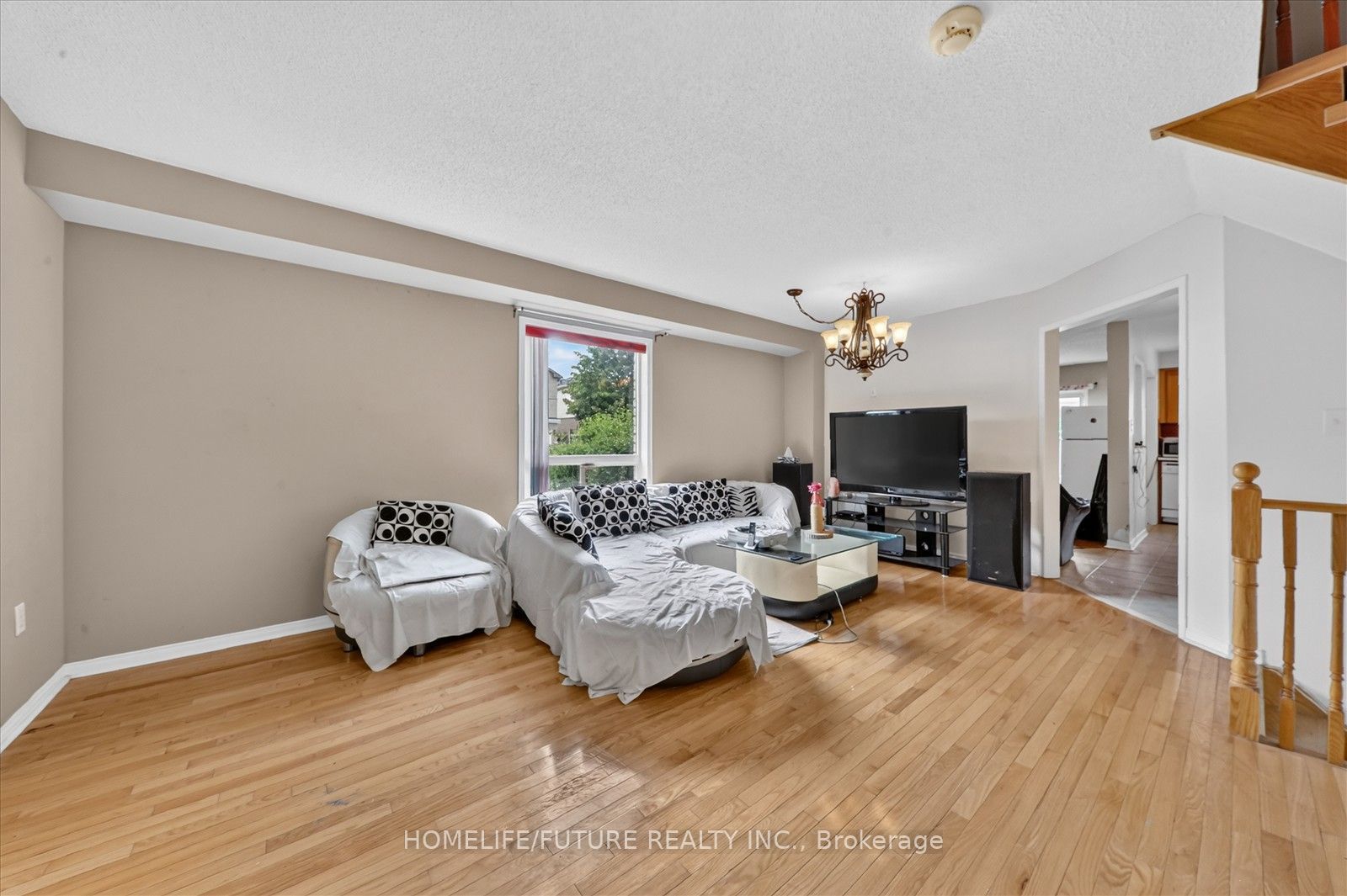 16 Rozell Road Property Photo 9