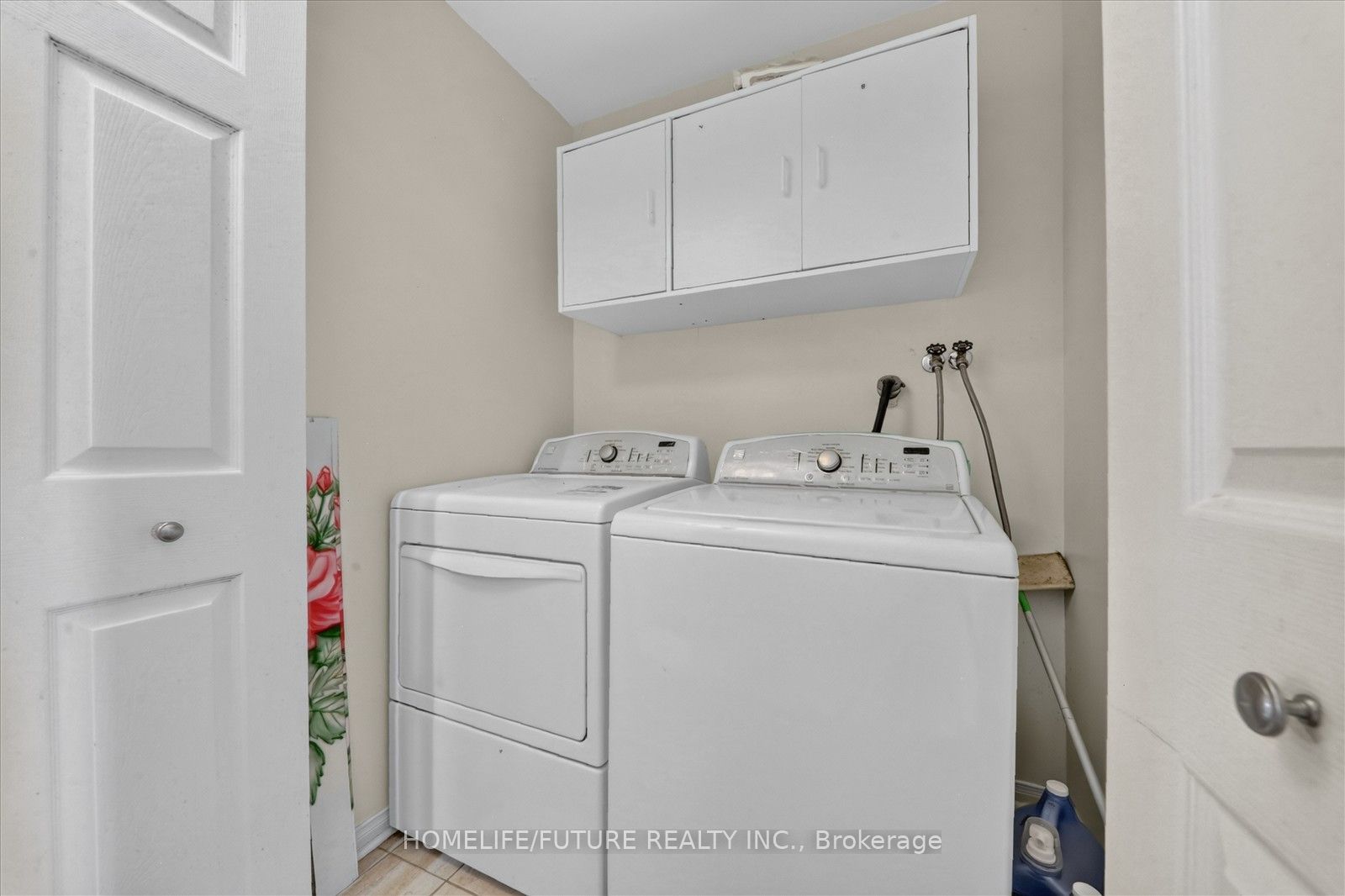 16 Rozell Road Property Photo 26