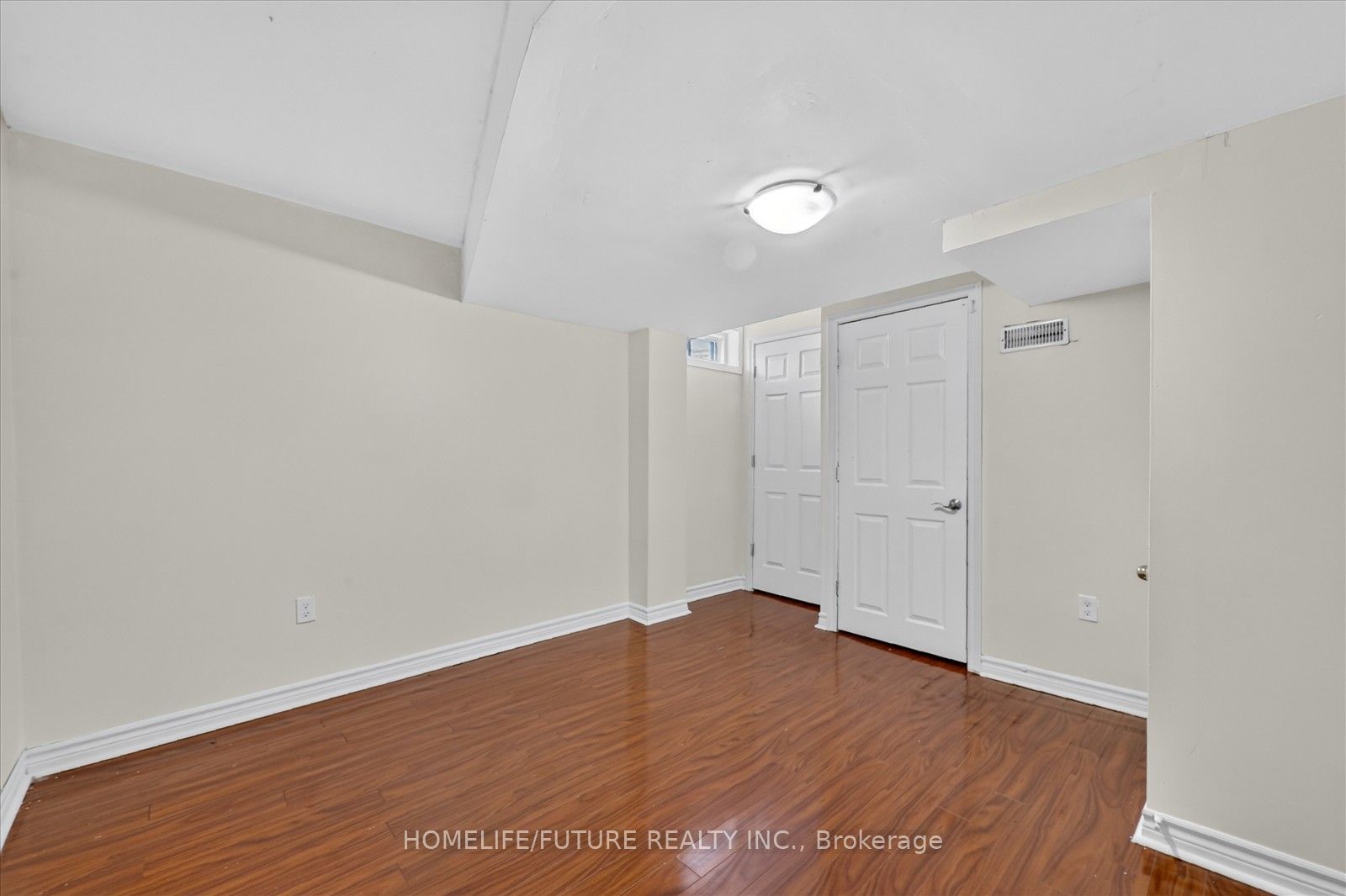 16 Rozell Road Property Photo 39
