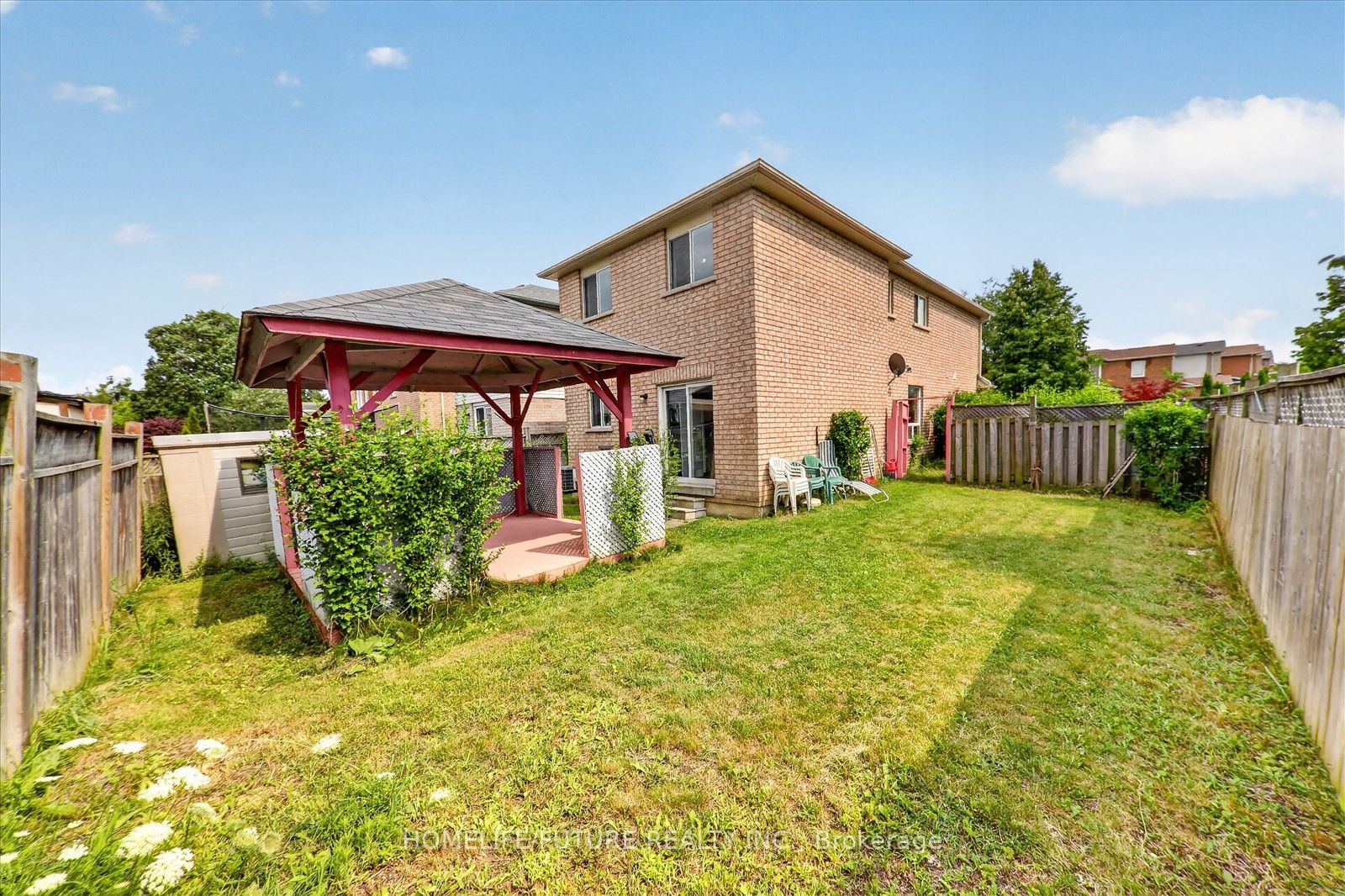16 Rozell Road Property Photo 43