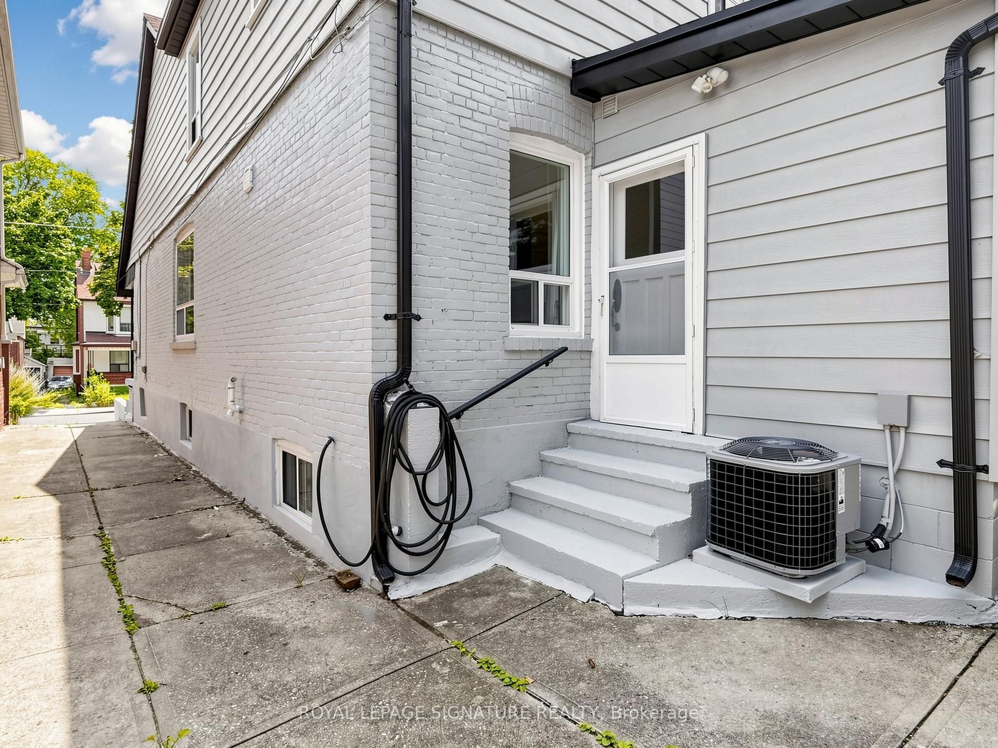 8 Harris Avenue Property Photo 40
