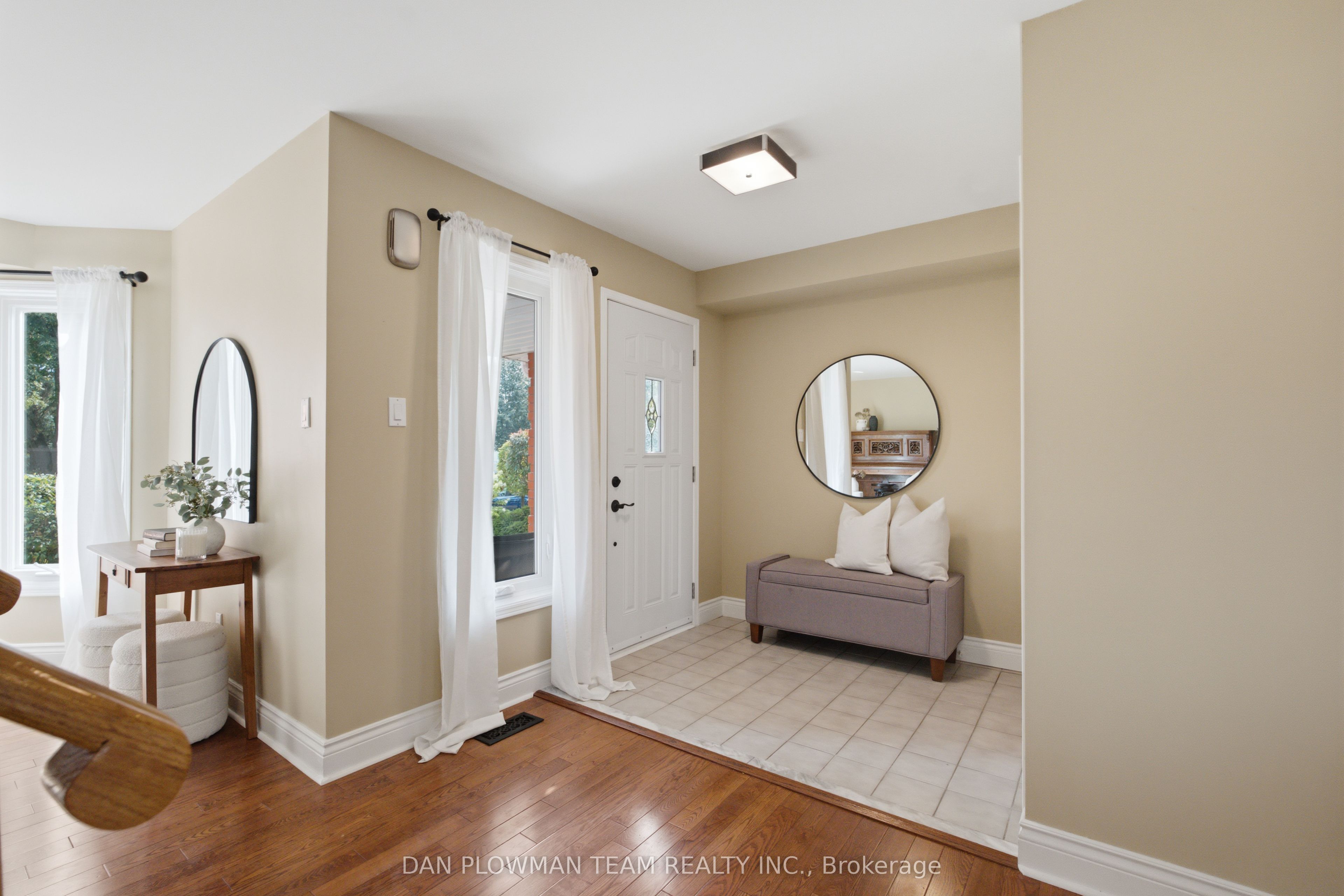 6 Saddlebrook Court Property Photo 3