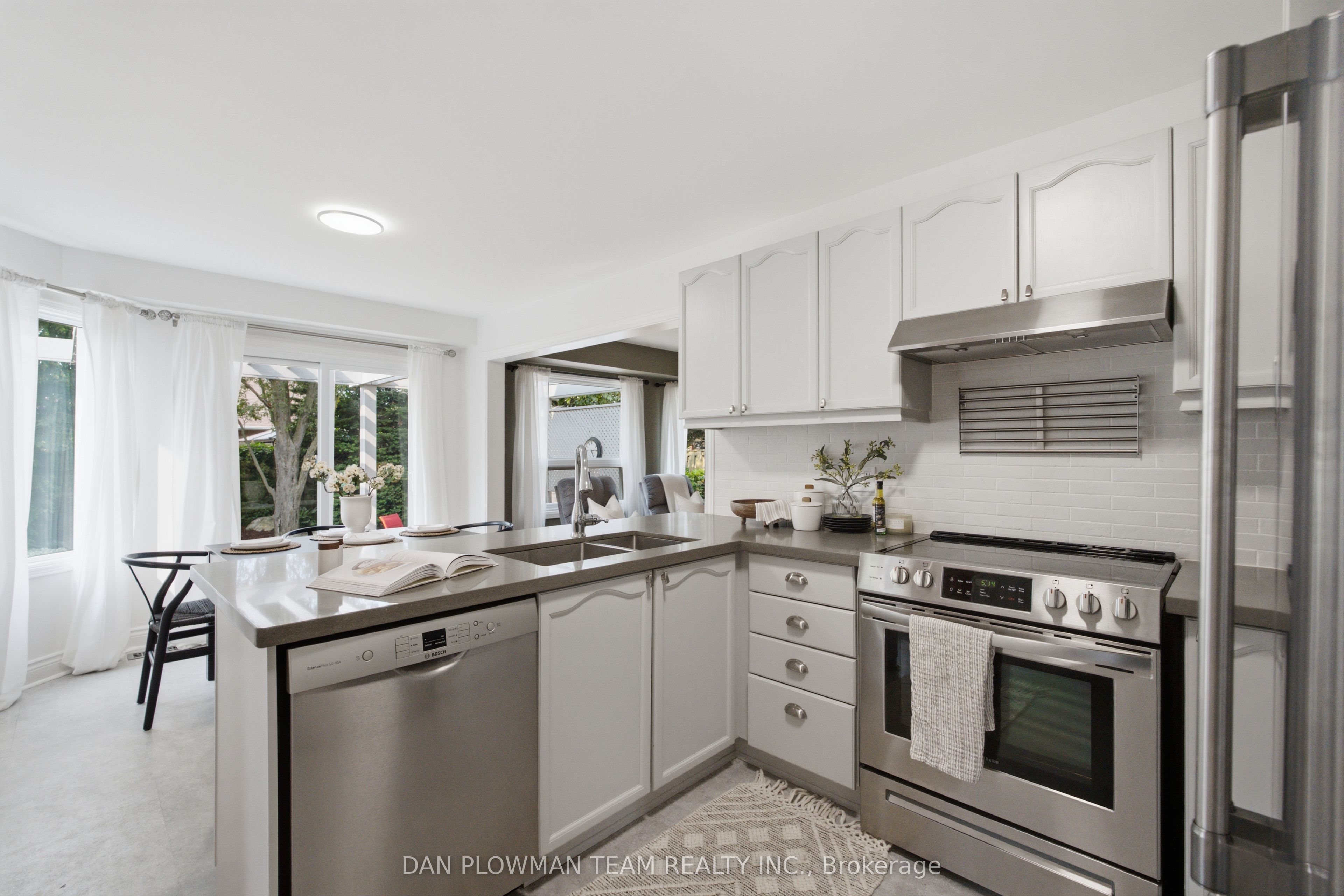 6 Saddlebrook Court Property Photo 9