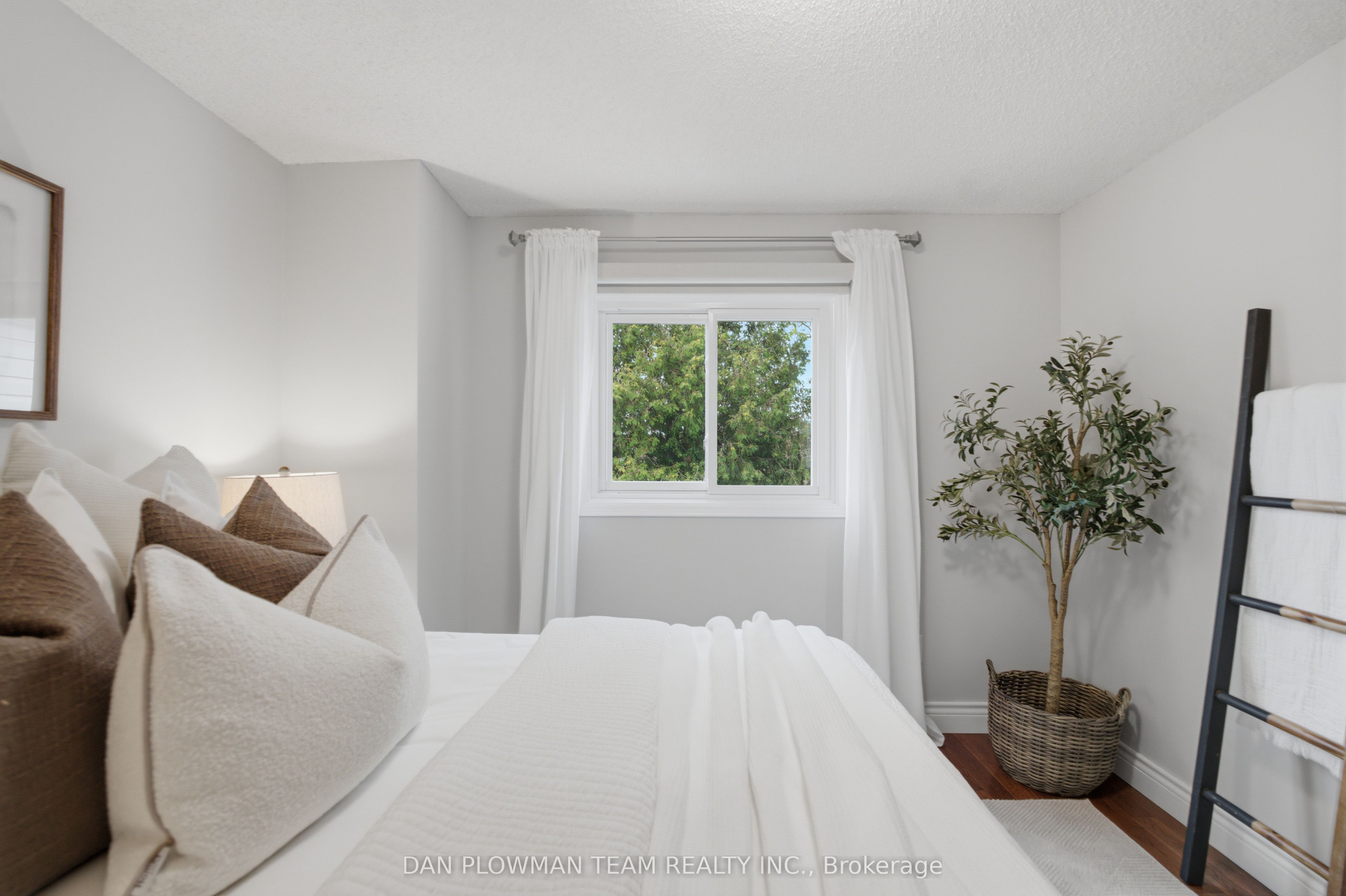 6 Saddlebrook Court Property Photo 28