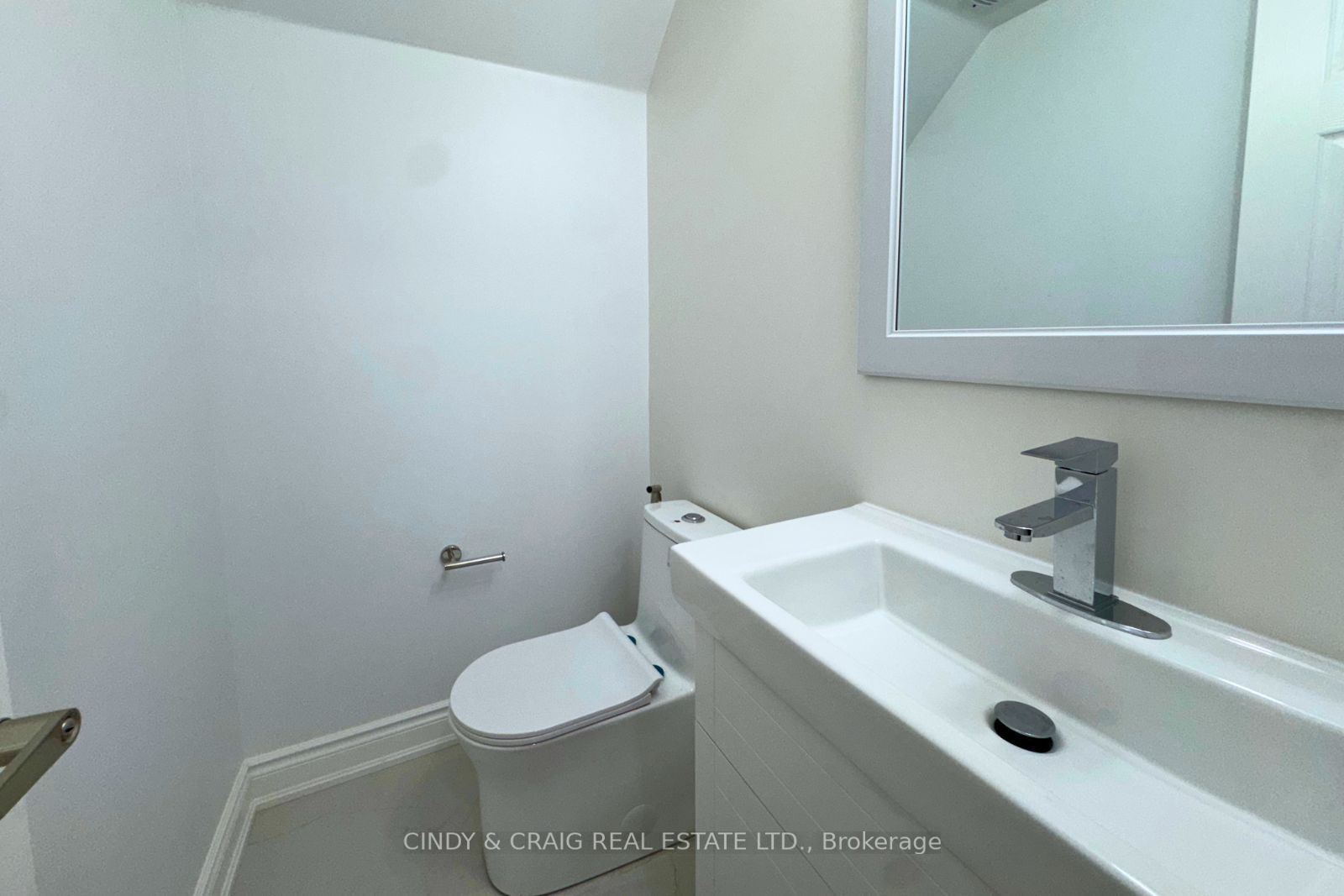 2 Huntington Crescent Basement Property Photo 9