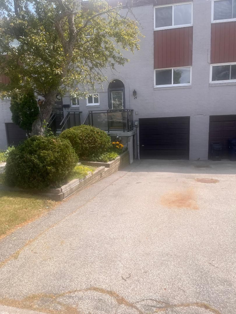 24 King Henrys Boulevard Property Photo 17