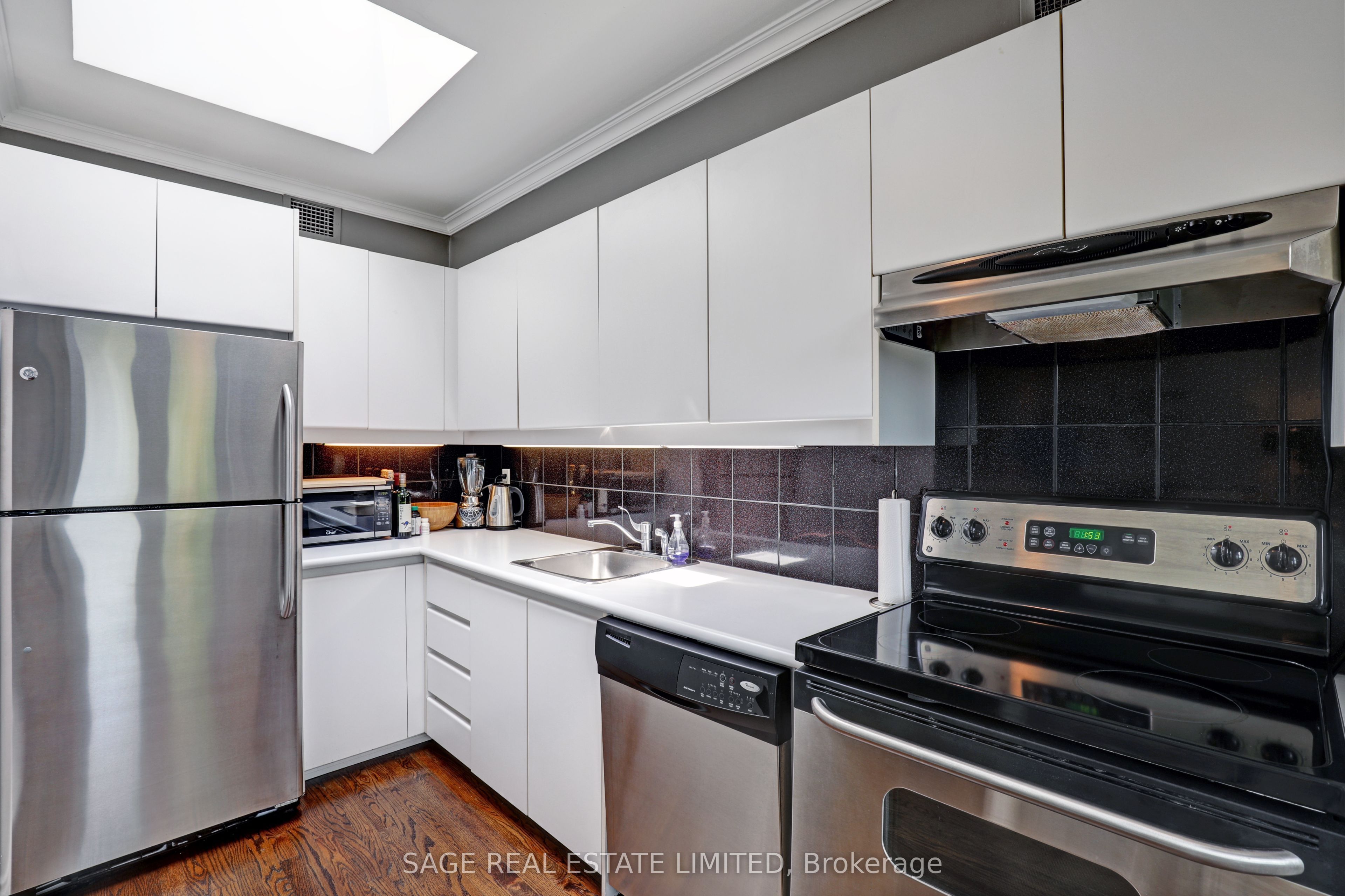 60 Kippendavie Avenue 301 Property Photo 14