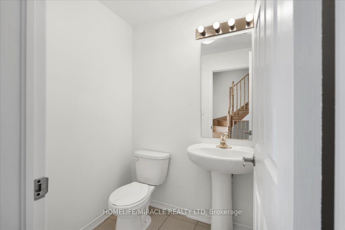 1392 Coral Springs Path Property Photo 8