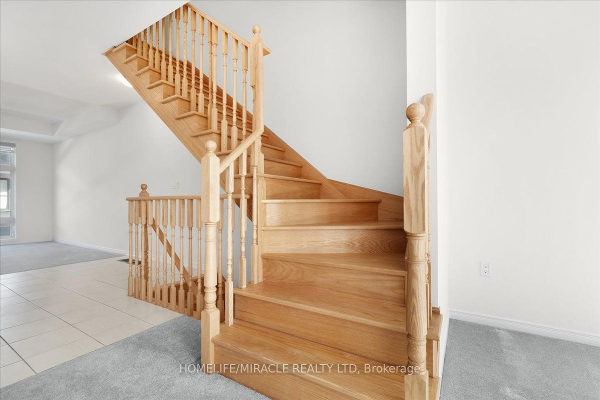 1392 Coral Springs Path Property Photo 14