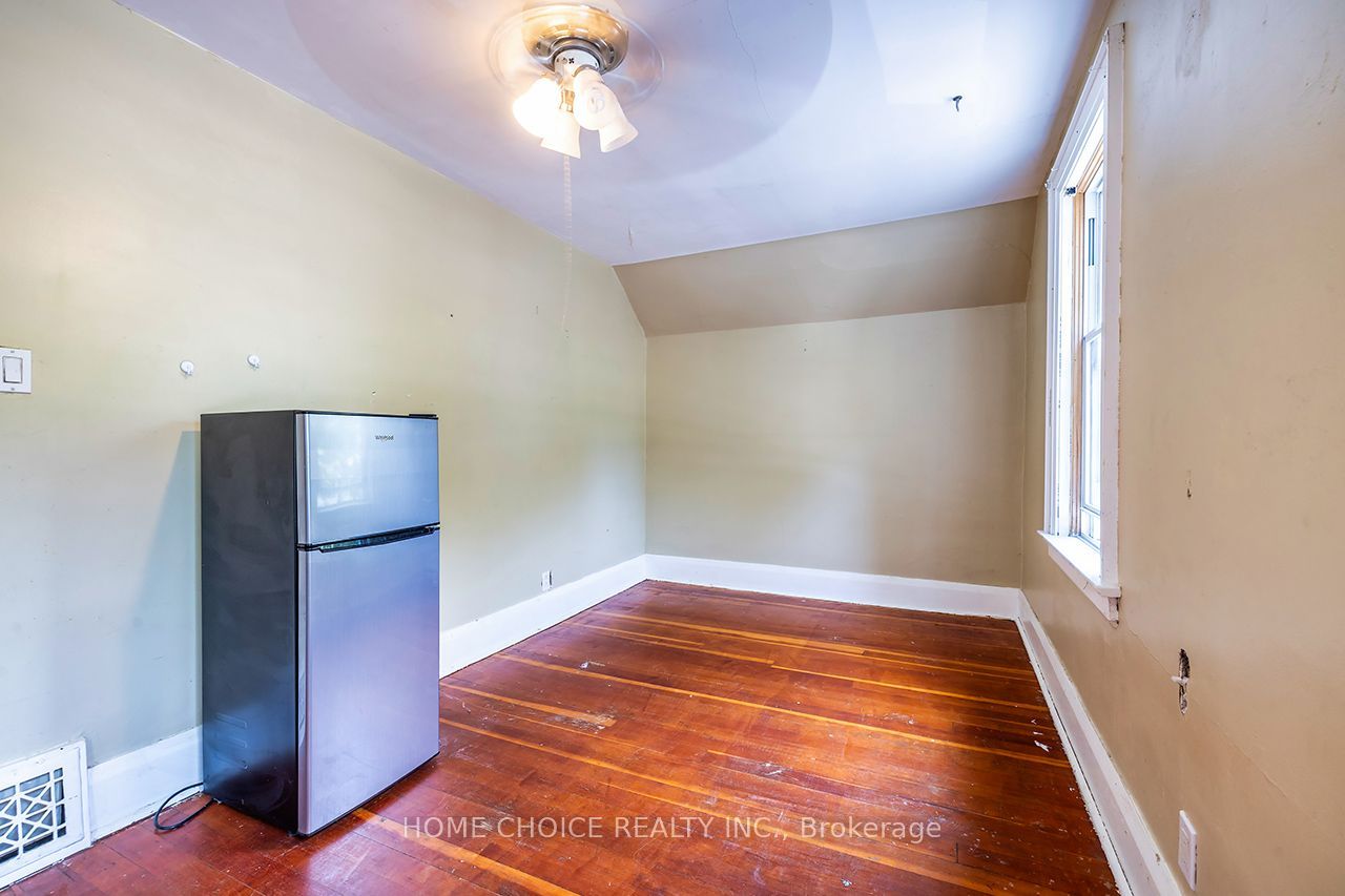 39 Burk Street Property Photo 23
