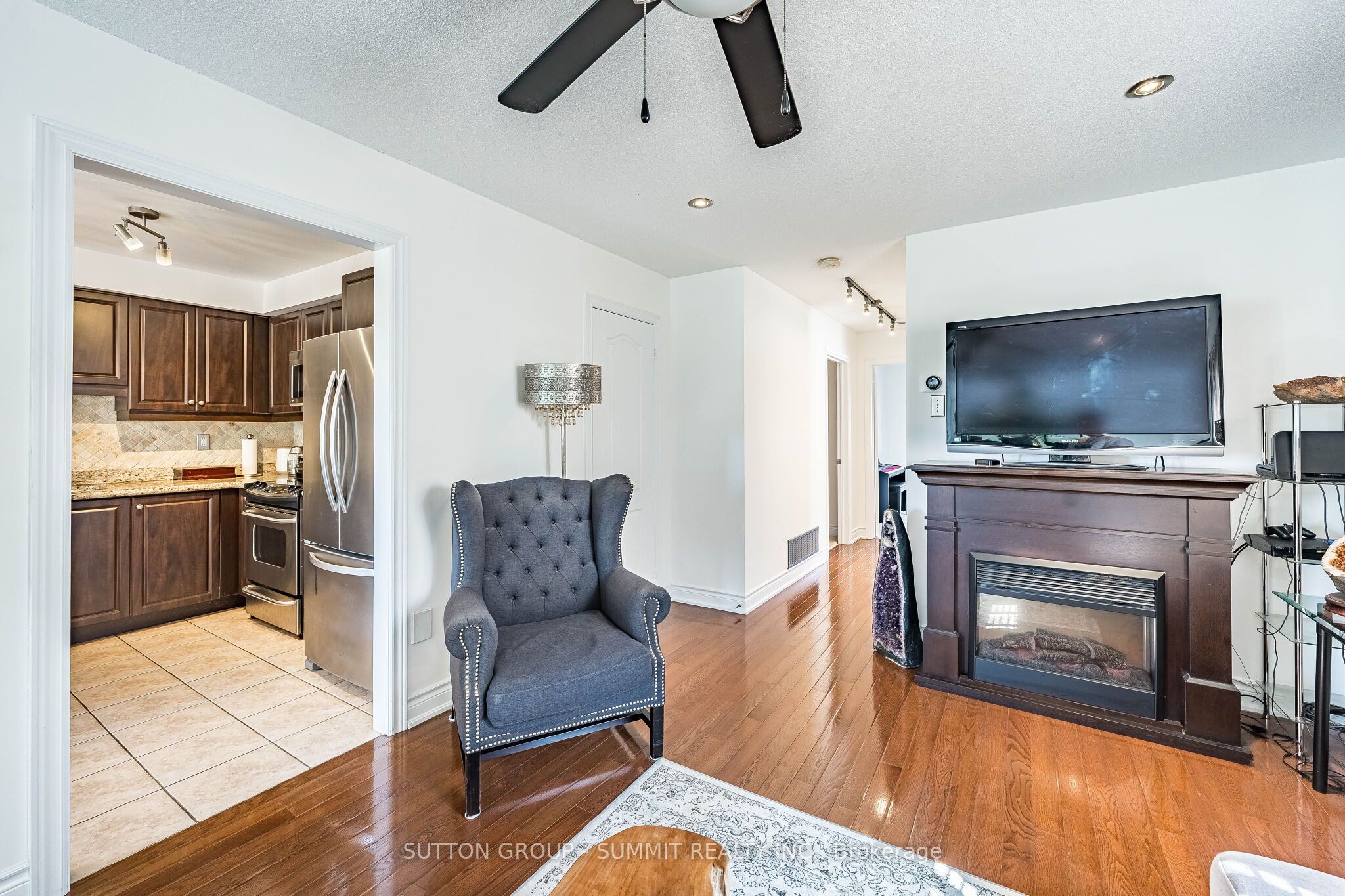 139 Oceanpearl Crescent Property Photo 8