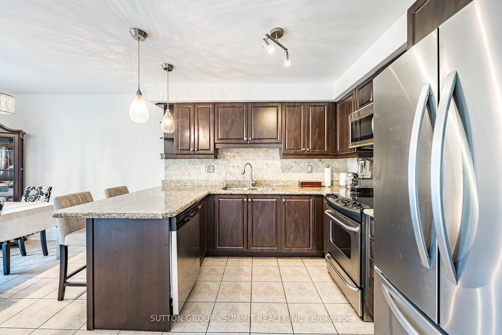 139 Oceanpearl Crescent Property Photo 9