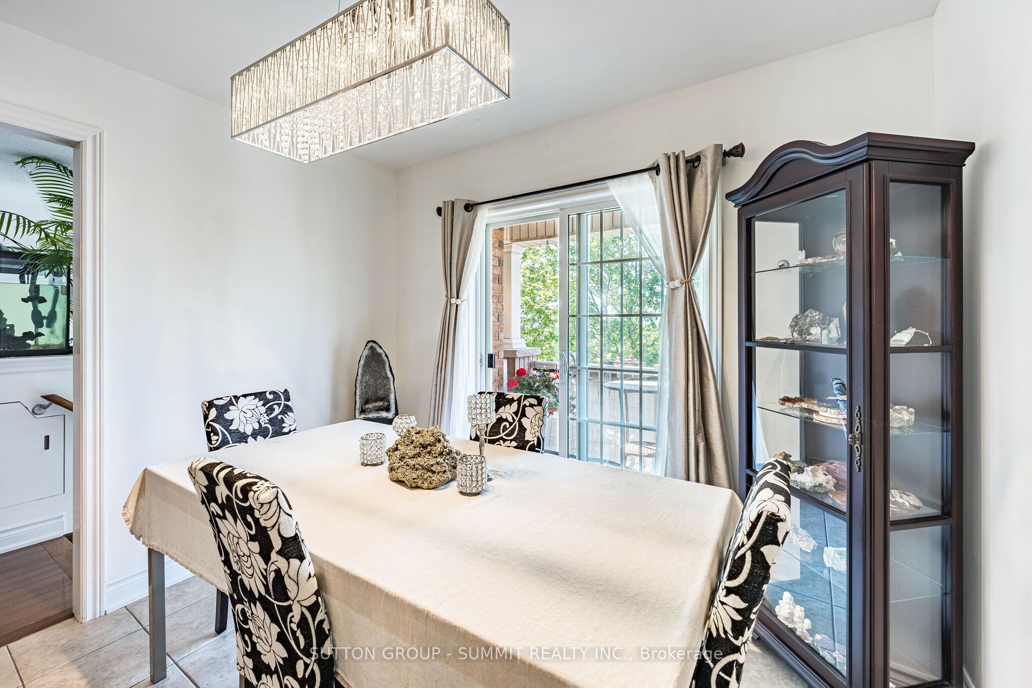 139 Oceanpearl Crescent Property Photo 14