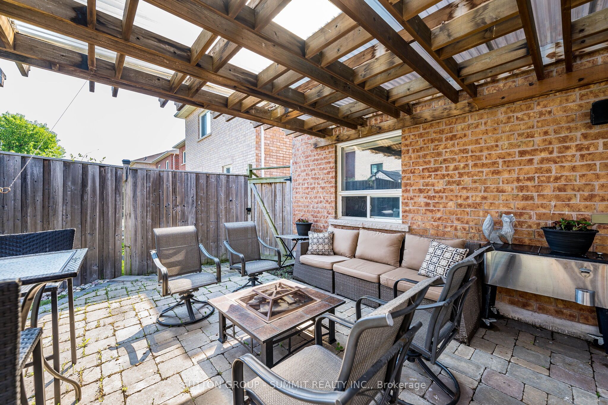 139 Oceanpearl Crescent Property Photo 41