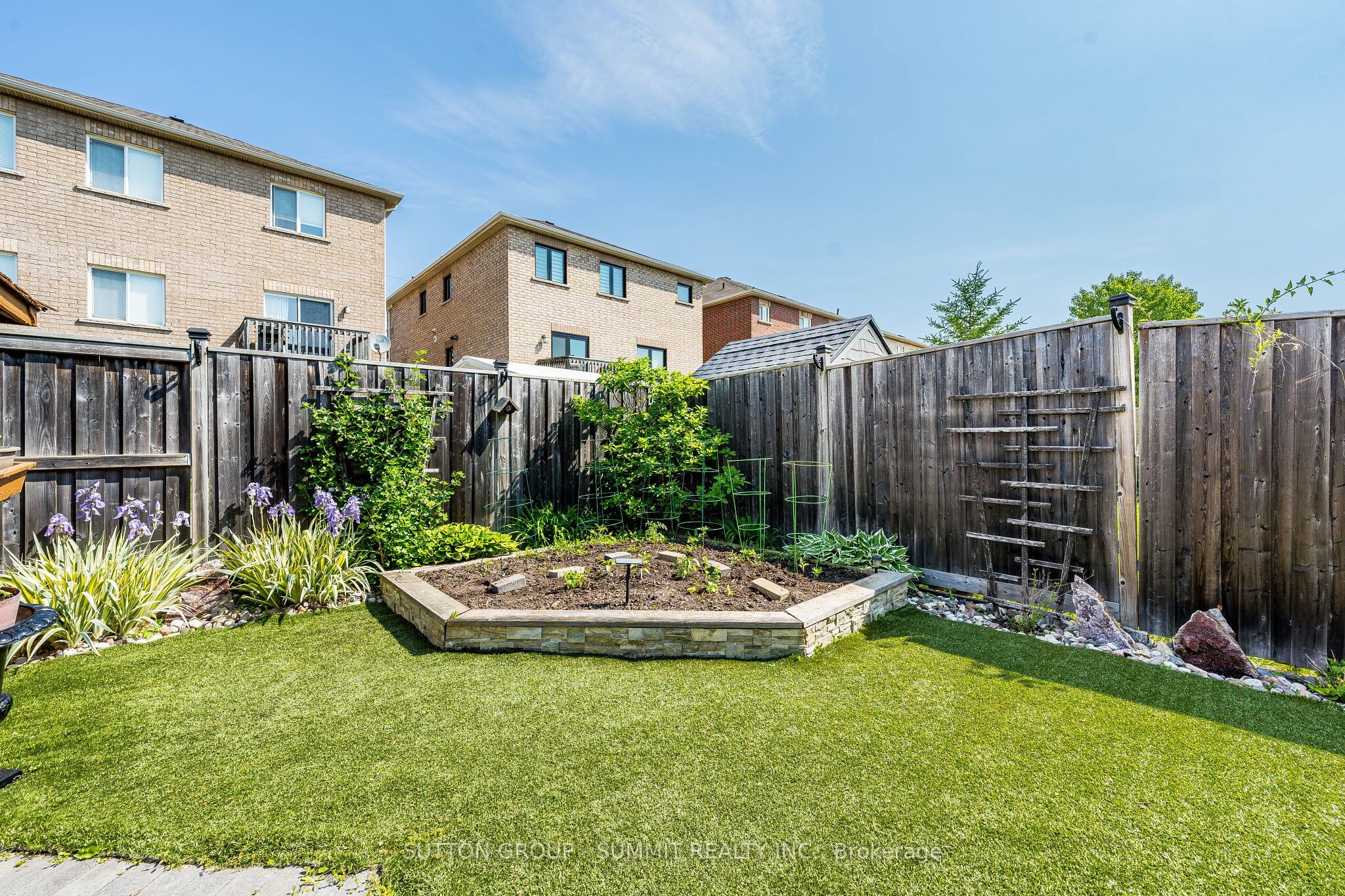 139 Oceanpearl Crescent Property Photo 43