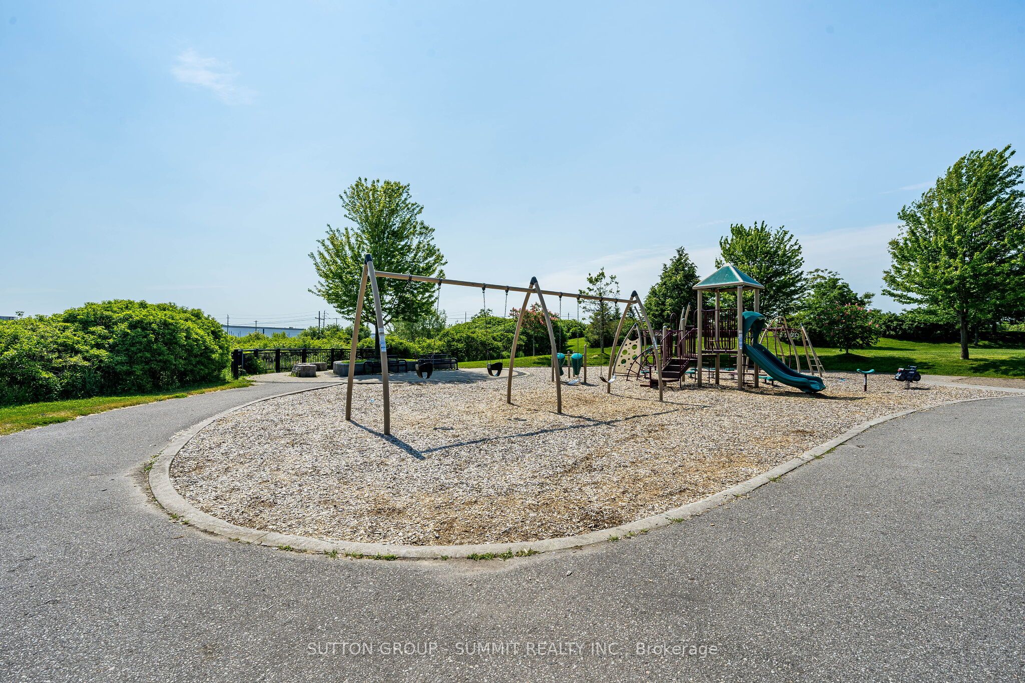 139 Oceanpearl Crescent Property Photo 49