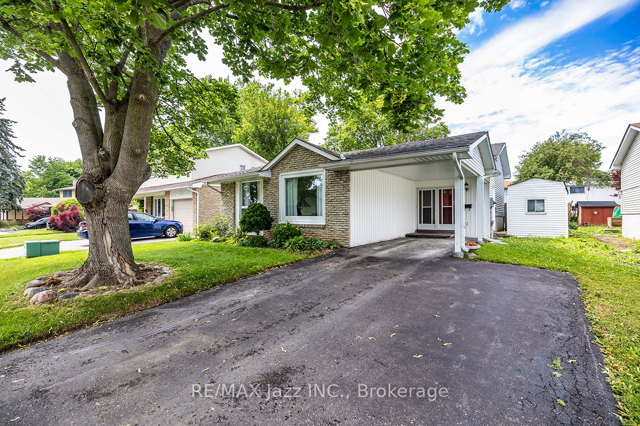 22 Deerpark Crescent Property Photo 2