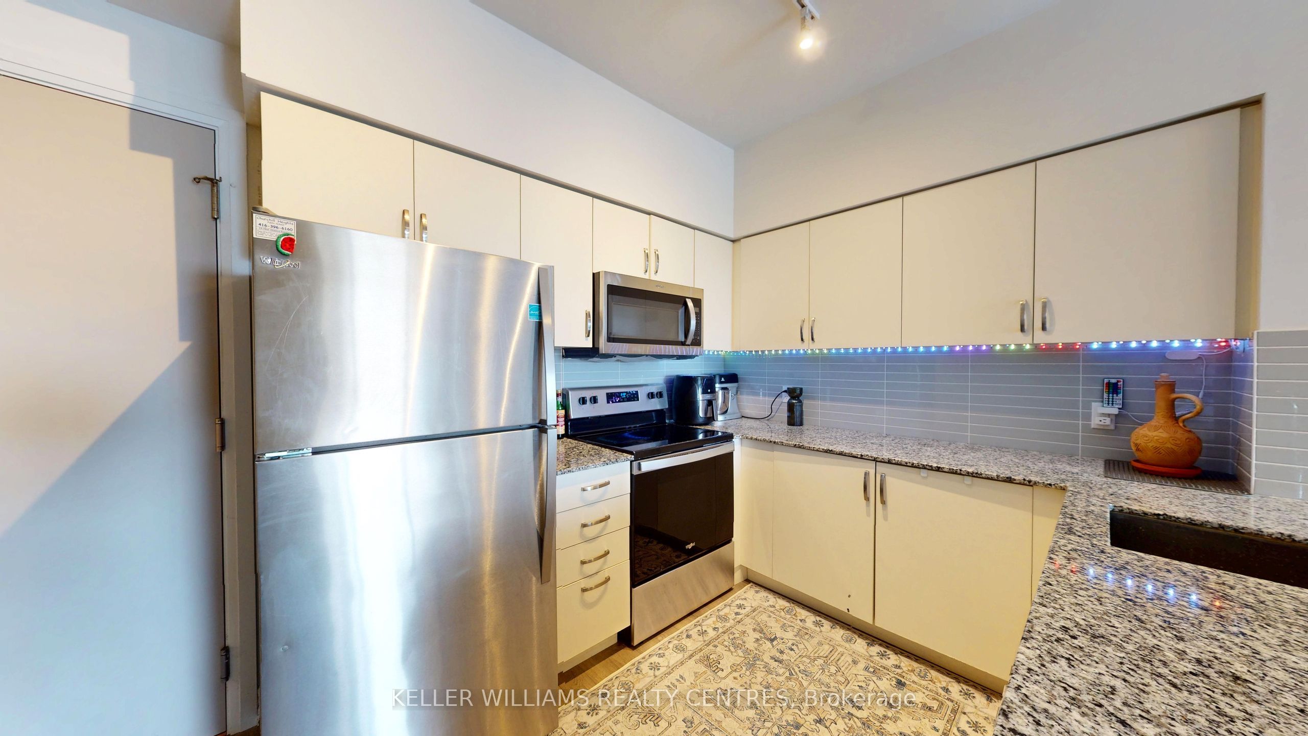 10 Meadowglen Pl. 508 Property Photo 3