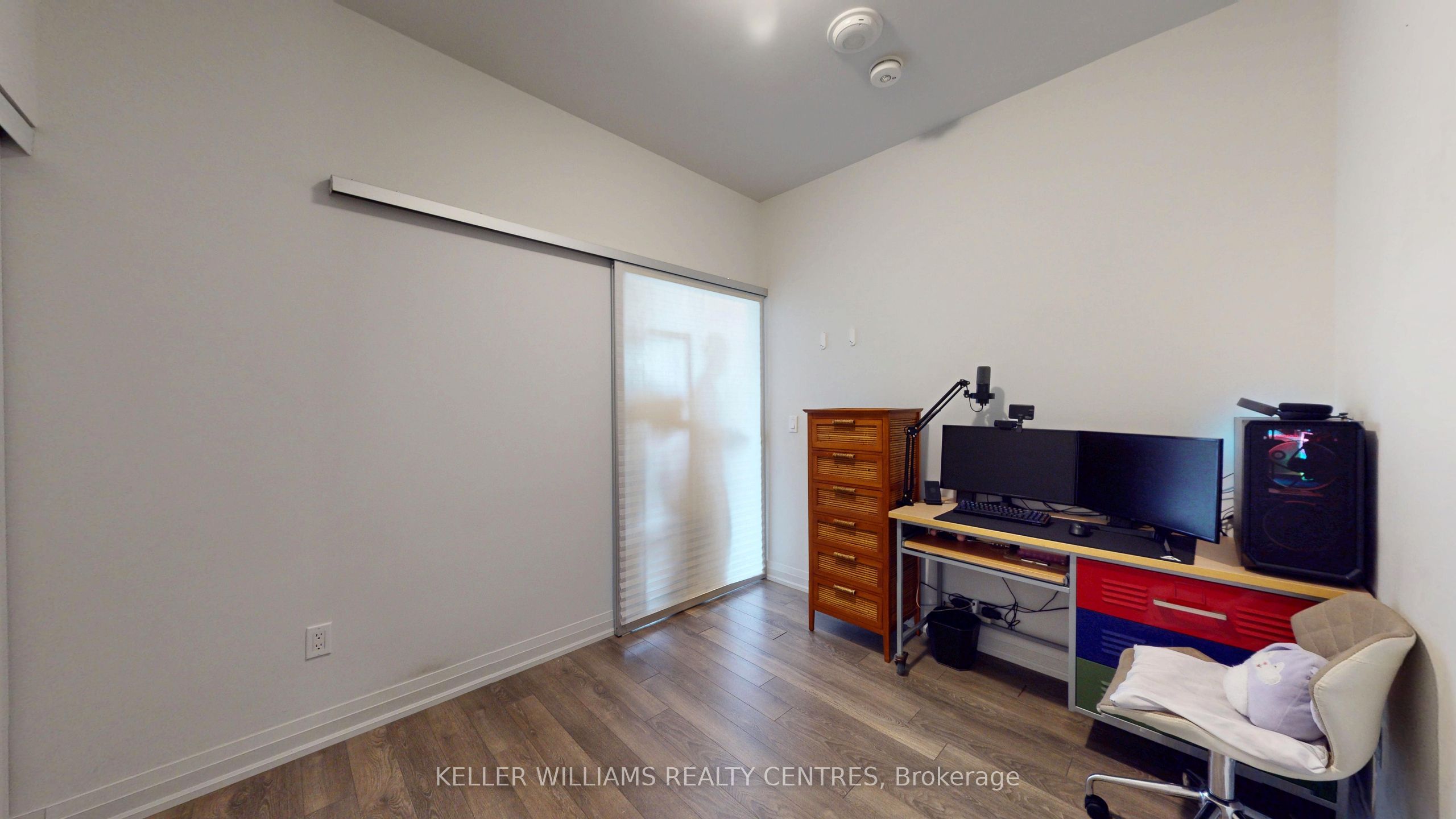 10 Meadowglen Pl. 508 Property Photo 15