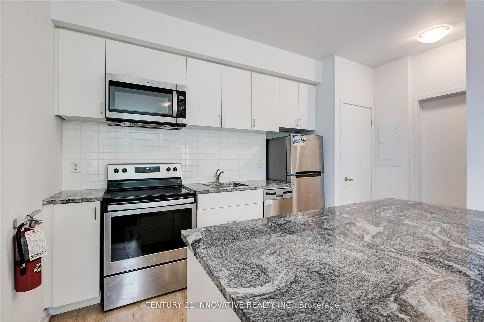 1720 Simcoe Street 16 Property Photo 3