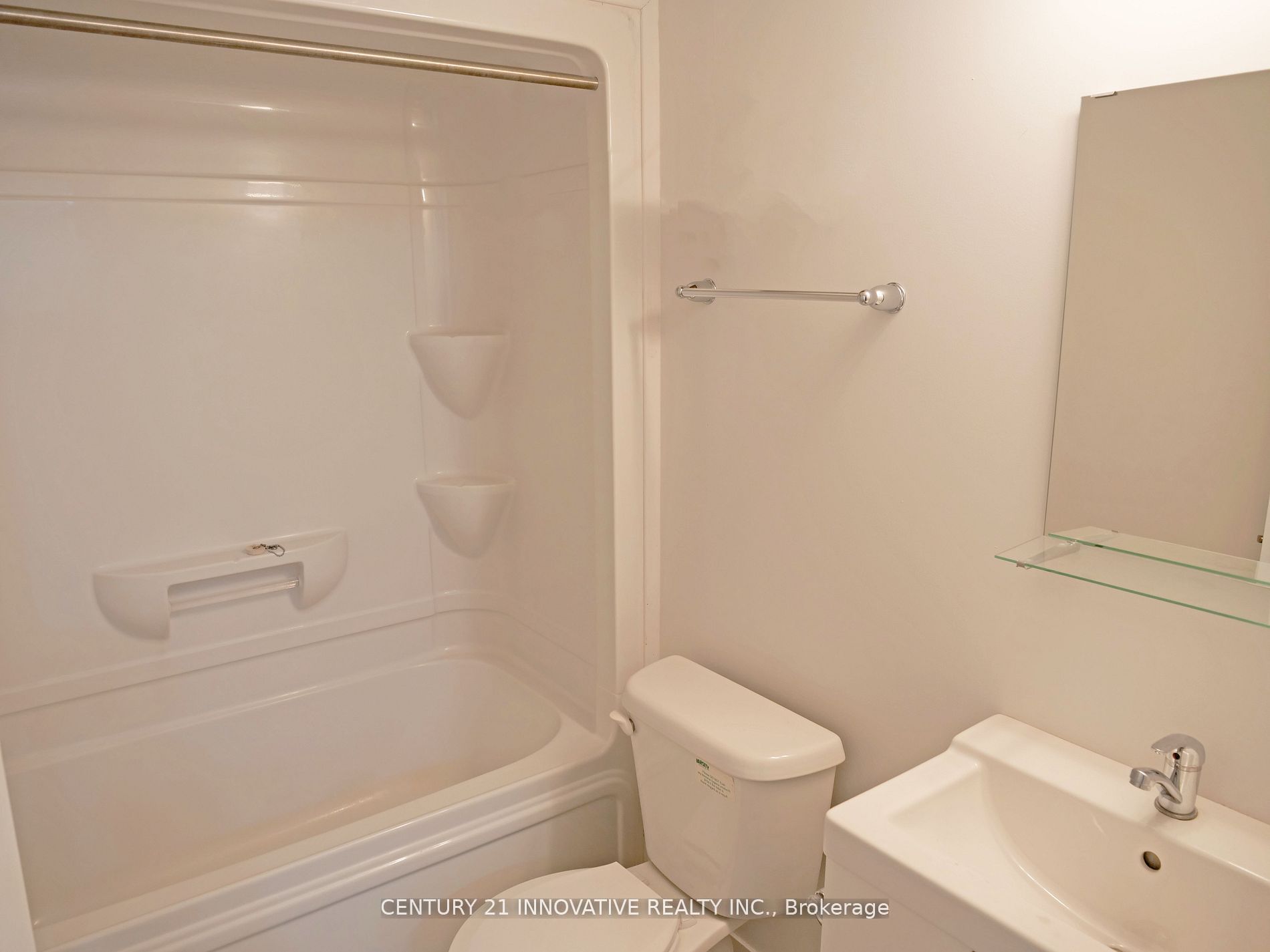 1720 Simcoe Street 16 Property Photo 7